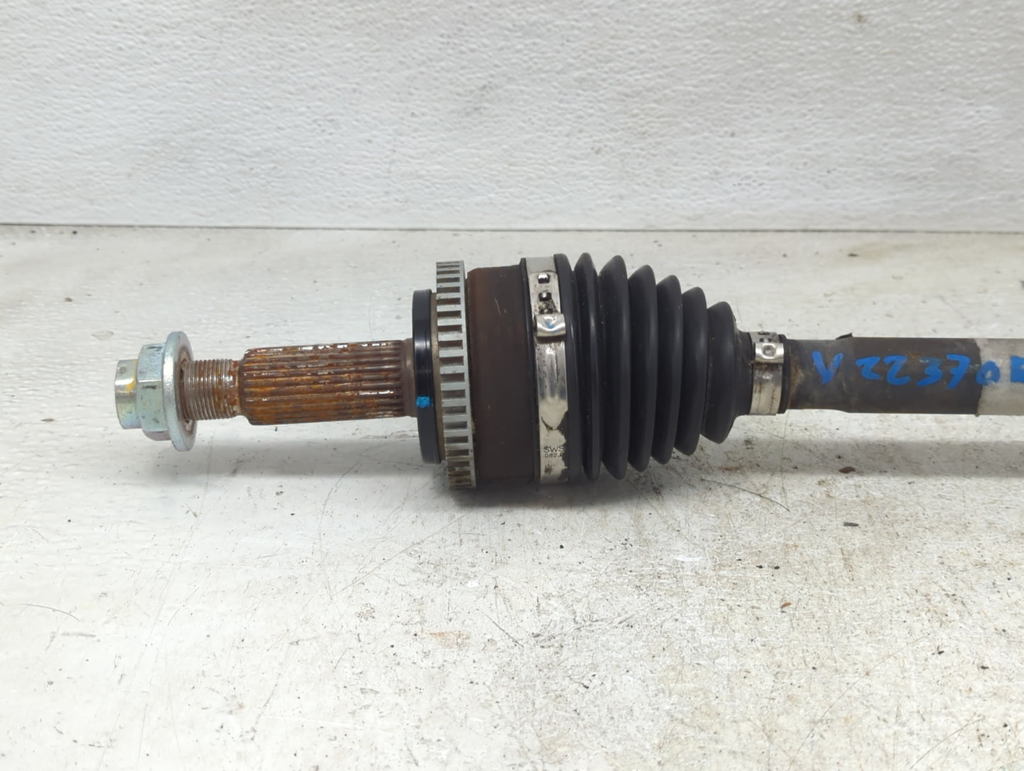 Hyundai Veloster Axle Shaft Front Passenger Cv C/v - Oemusedautoparts1.com