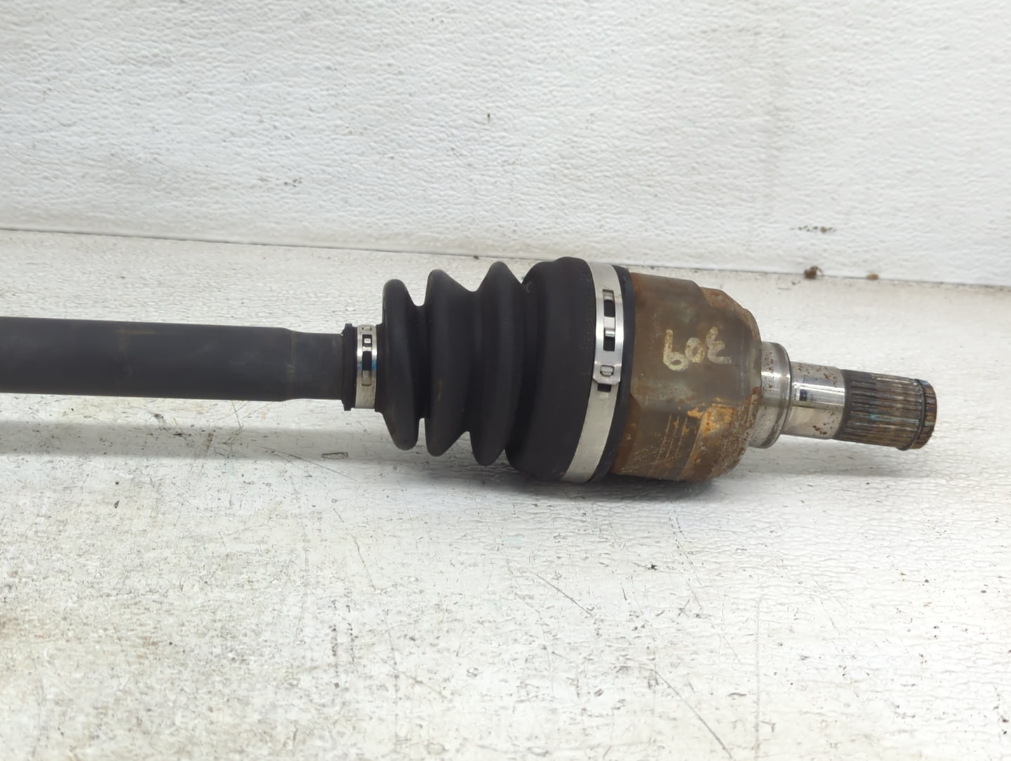 Hyundai Veloster Axle Shaft Front Passenger Cv C/v - Oemusedautoparts1.com