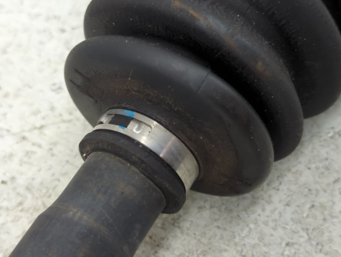 Hyundai Veloster Axle Shaft Front Passenger Cv C/v - Oemusedautoparts1.com
