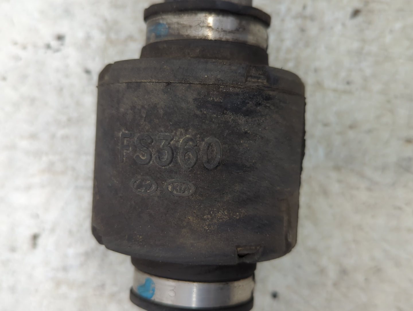 2012-2017 Hyundai Veloster Axle Shaft Front Passenger Cv C/v - Oemusedautoparts1.com