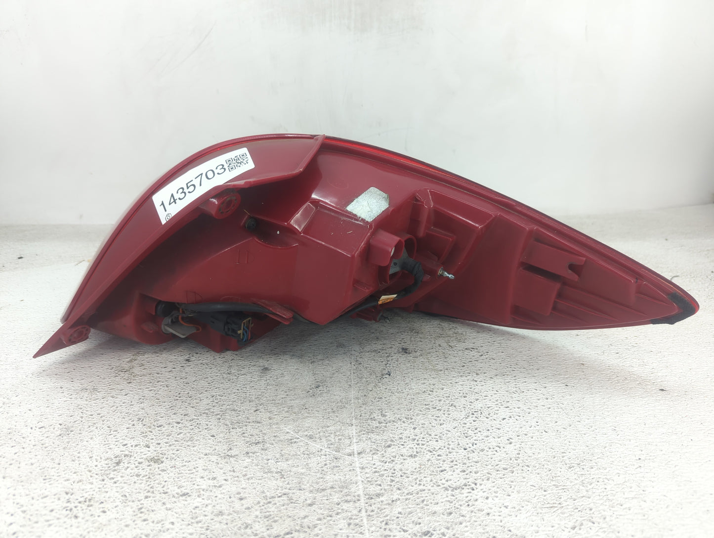 2013-2017 Hyundai Veloster Tail Light Assembly Driver Left OEM P/N:92401-2V120 Fits Fits 2013 2014 2015 2016 2017 OEM Used A