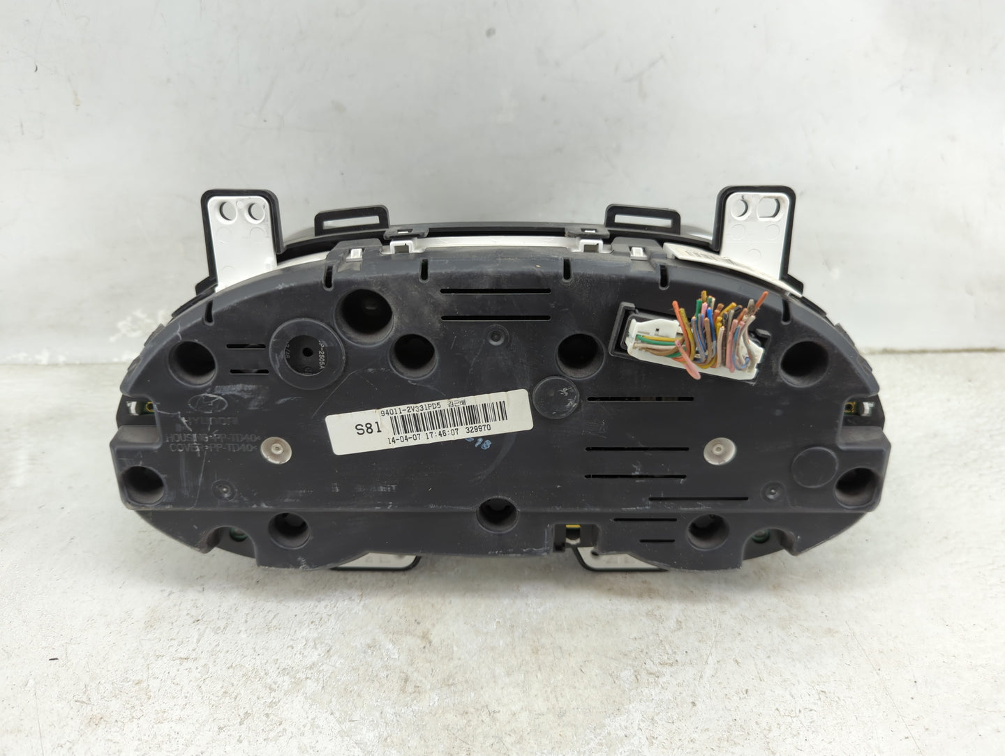 2012-2015 Hyundai Veloster Instrument Cluster Speedometer Gauges P/N:94011-2V331PD5 Miles: Fits Fits 2012 2013 2014 2015 OEM