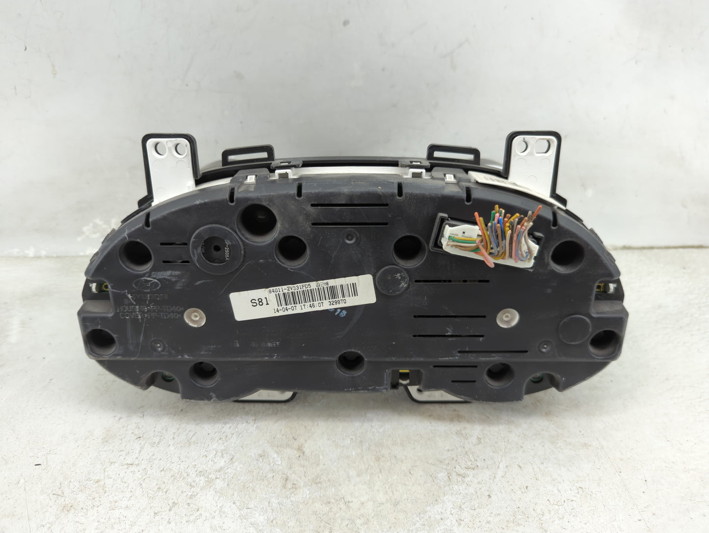 2012-2015 Hyundai Veloster Instrument Cluster Speedometer Gauges P/N:94011-2V331PD5 Miles: Fits Fits 2012 2013 2014 2015 OEM