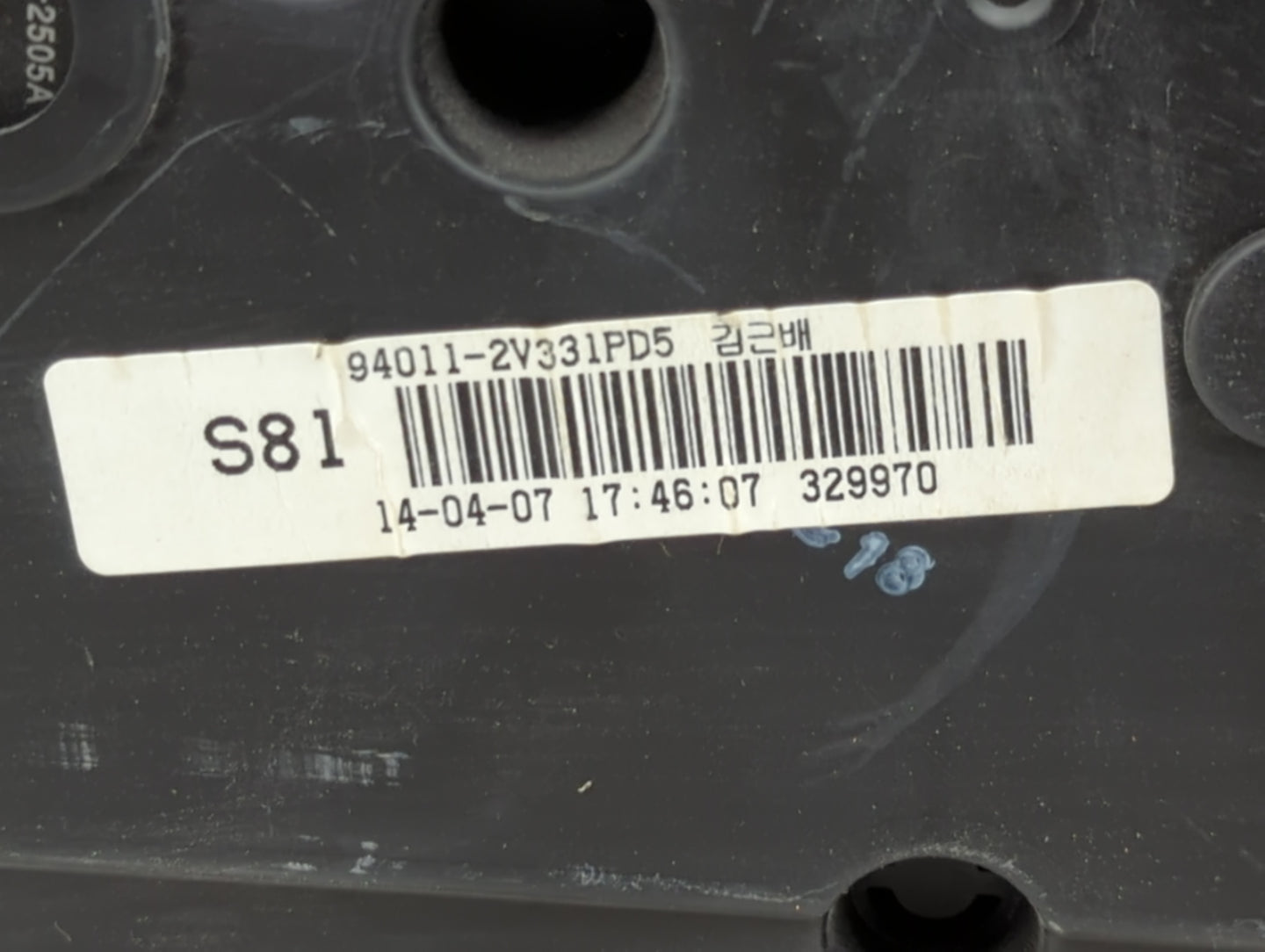 2012-2015 Hyundai Veloster Instrument Cluster Speedometer Gauges P/N:94011-2V331PD5 Miles: Fits Fits 2012 2013 2014 2015 OEM