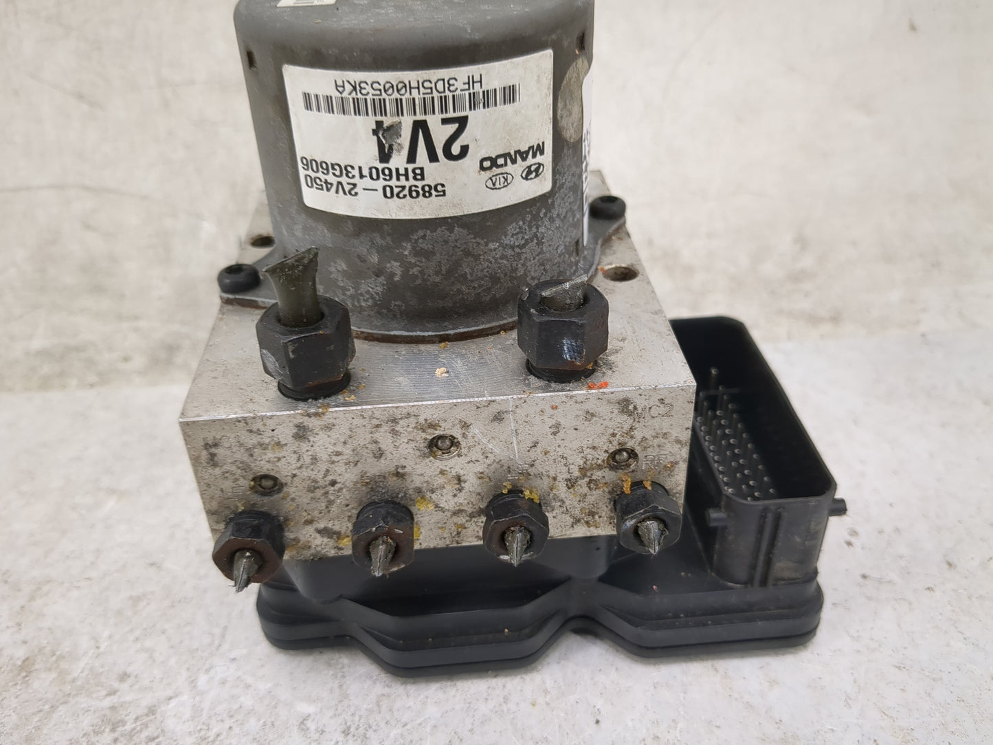 2013 Hyundai Veloster ABS Pump Control Module Replacement P/N:58920-2V450 BH6013G606, HF3D5H0053KA Fits OEM Used Auto Parts 