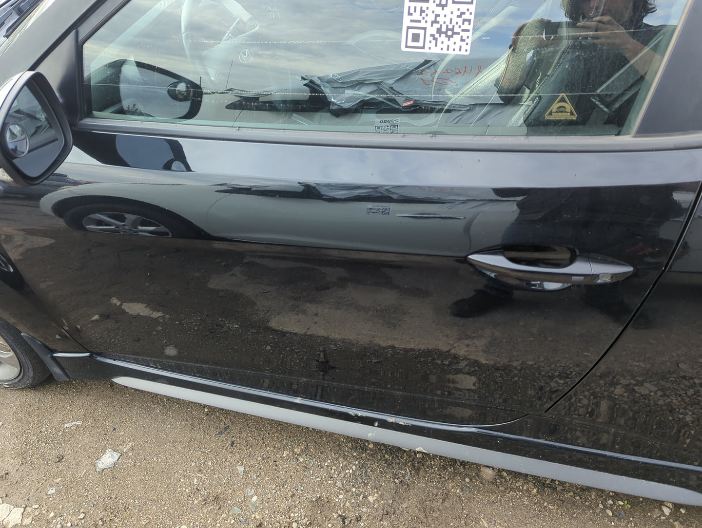 2012-2017 Hyundai Veloster Driver Front Door Oem - Oemusedautoparts1.com