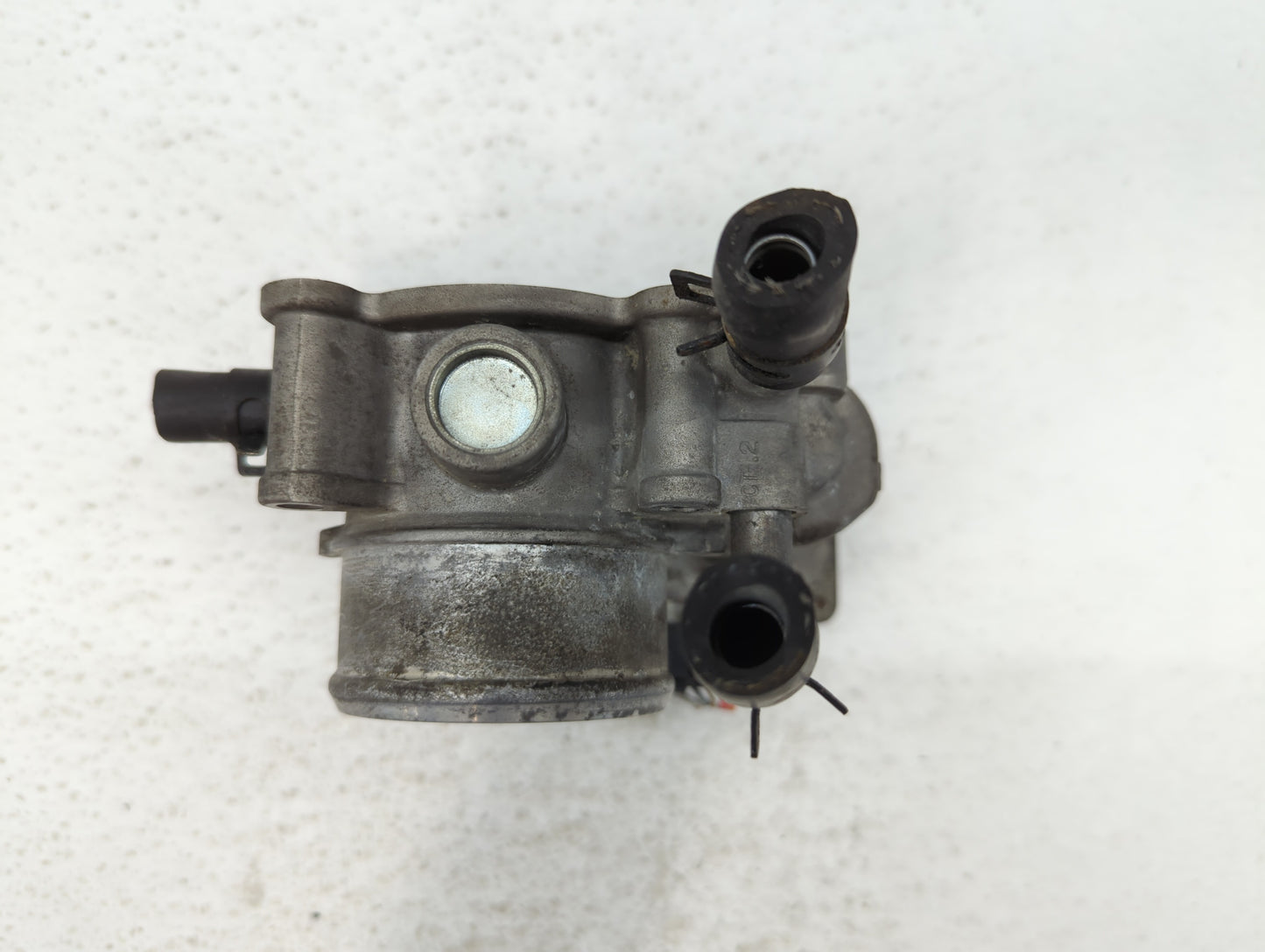 2013-2014 Hyundai Veloster Throttle Body P/N:35100-2B320 Fits Fits 2013 2014 2015 2016 OEM Used Auto Parts - Oemusedautopart