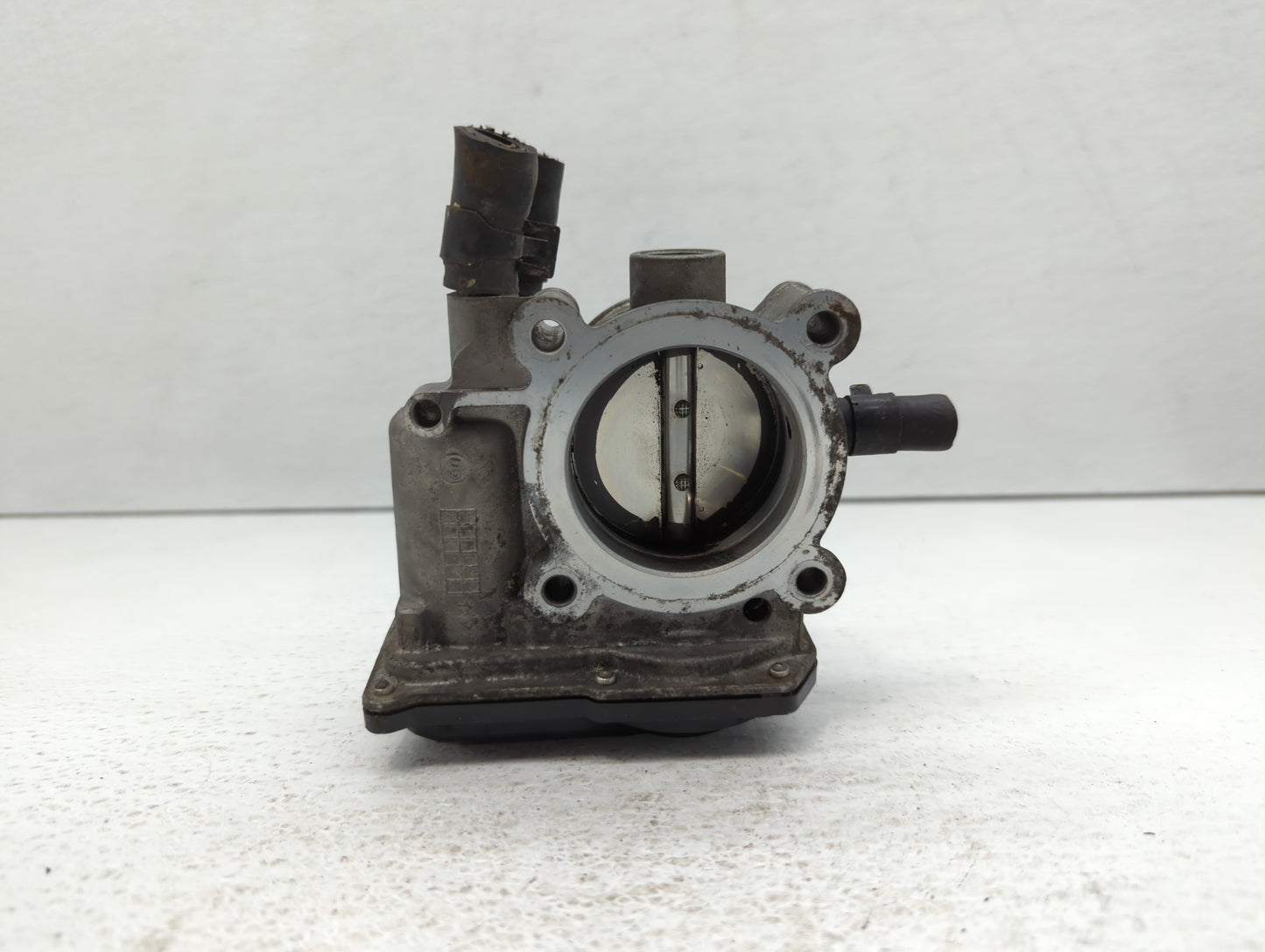 2013-2014 Hyundai Veloster Throttle Body P/N:35100-2B320 Fits Fits 2013 2014 2015 2016 OEM Used Auto Parts - Oemusedautopart