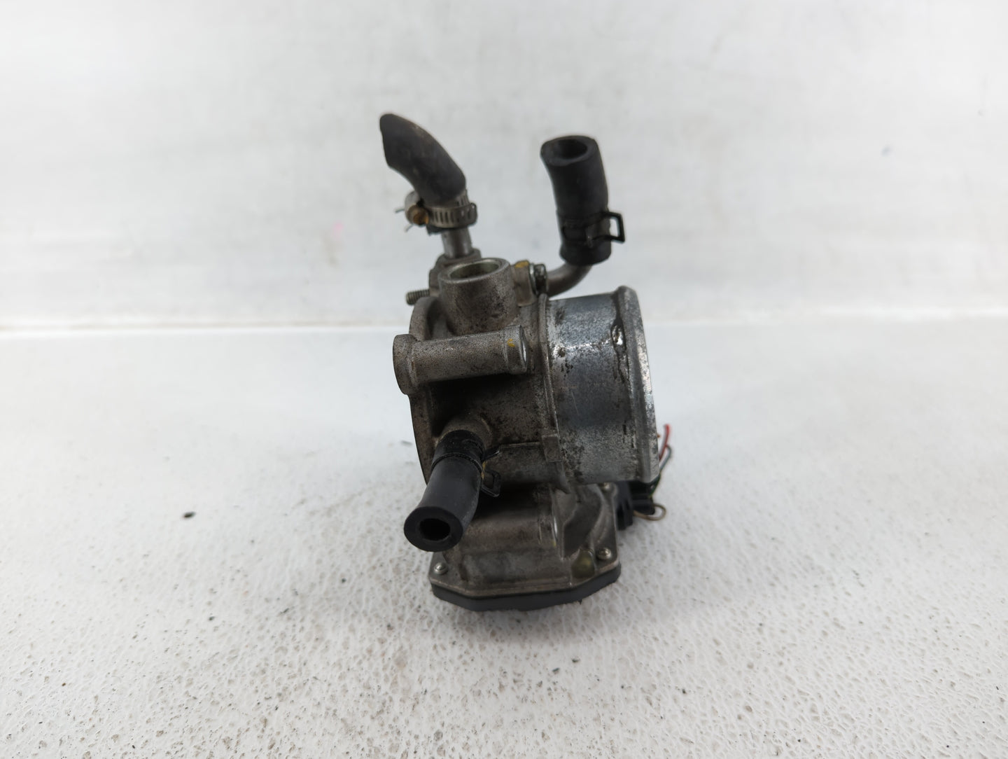 2013-2014 Hyundai Veloster Throttle Body P/N:35100-2B320 Fits Fits 2013 2014 2015 2016 OEM Used Auto Parts - Oemusedautopart