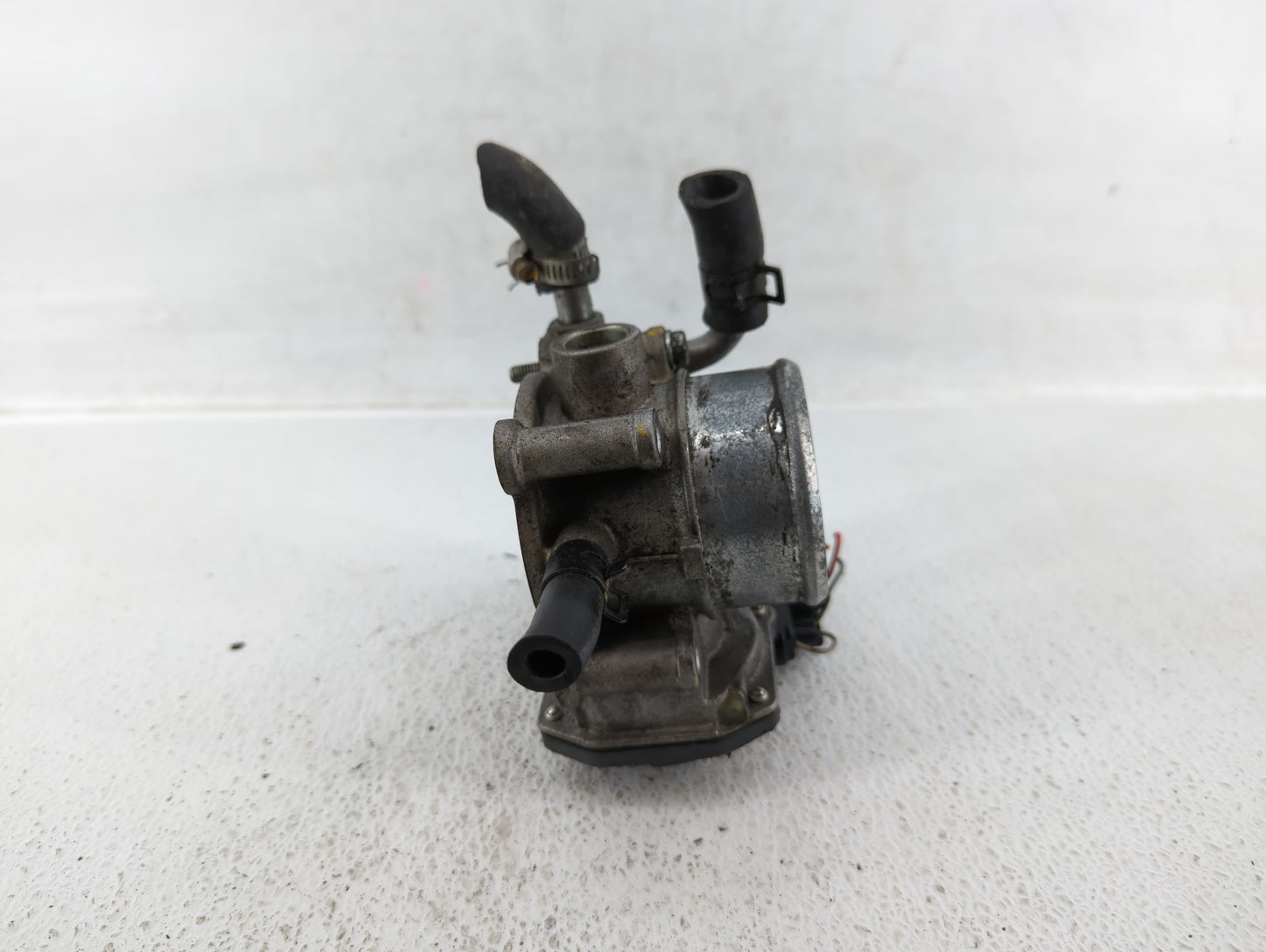 2013-2014 Hyundai Veloster Throttle Body P/N:35100-2B320 Fits Fits 2013 2014 2015 2016 OEM Used Auto Parts - Oemusedautopart