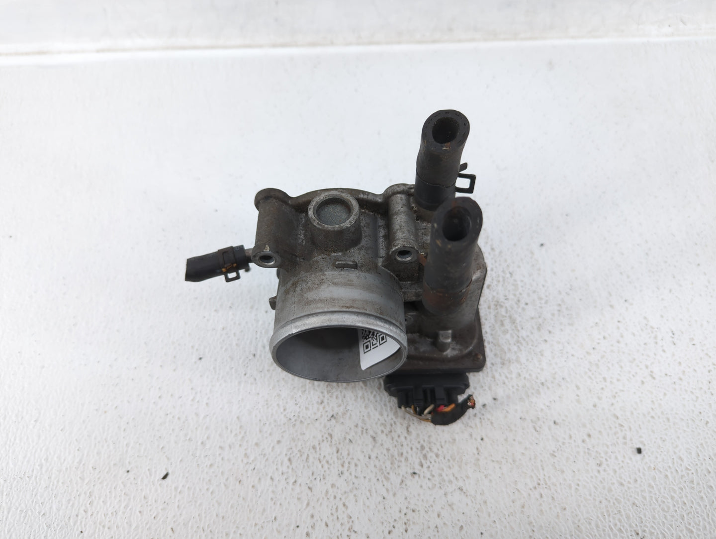 2012-2017 Hyundai Veloster Throttle Body P/N:35100-2B300 Fits Fits 2012 2013 2014 2015 2016 2017 2018 2019 OEM Used Auto Par