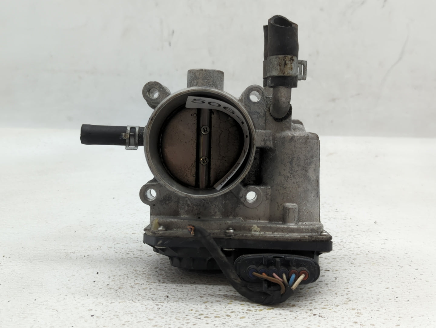 2012-2017 Hyundai Veloster Throttle Body P/N:35100-2B300 Fits Fits 2012 2013 2014 2015 2016 2017 2018 2019 OEM Used Auto Par