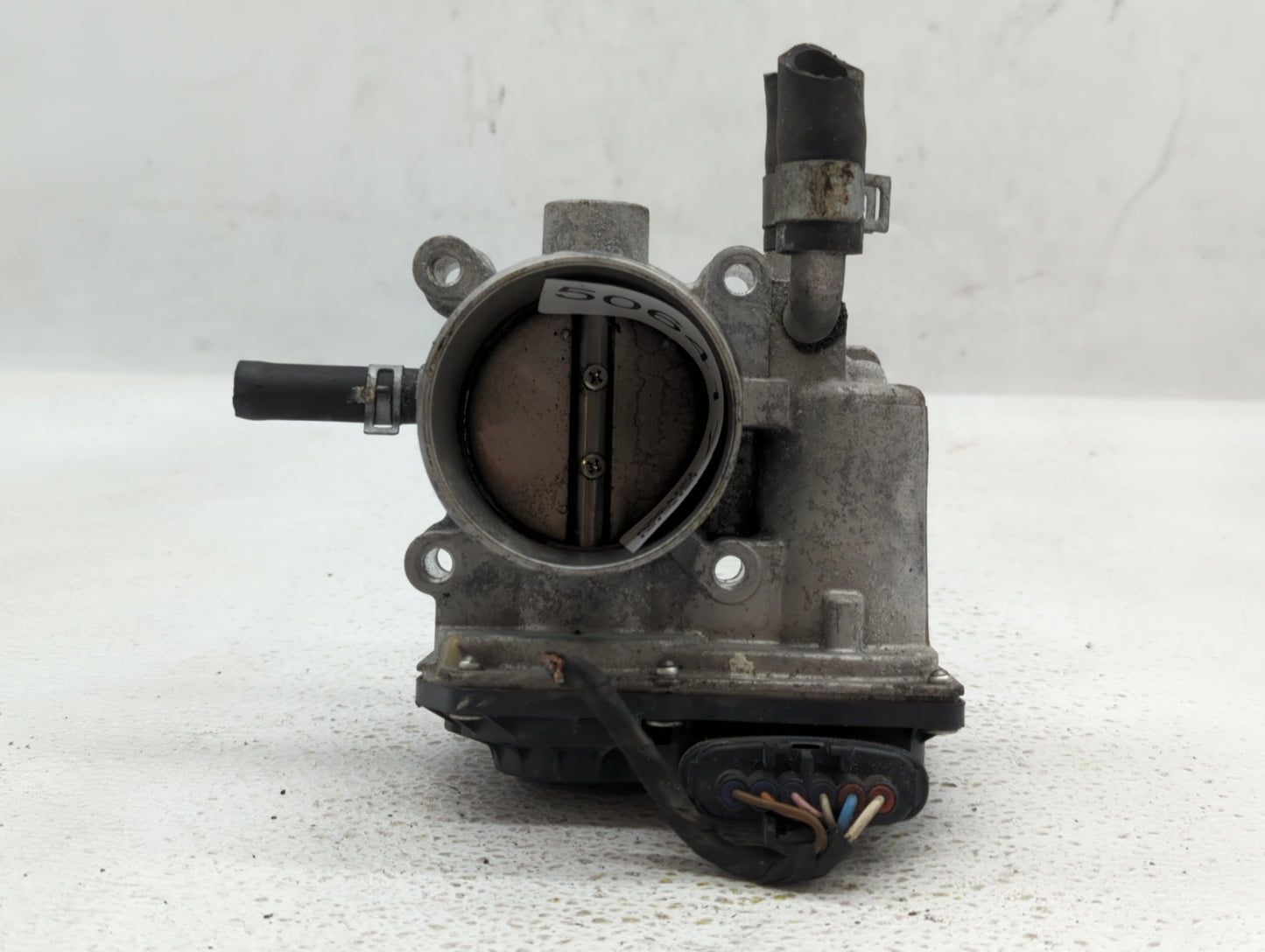2012-2017 Hyundai Veloster Throttle Body P/N:35100-2B300 Fits Fits 2012 2013 2014 2015 2016 2017 2018 2019 OEM Used Auto Par