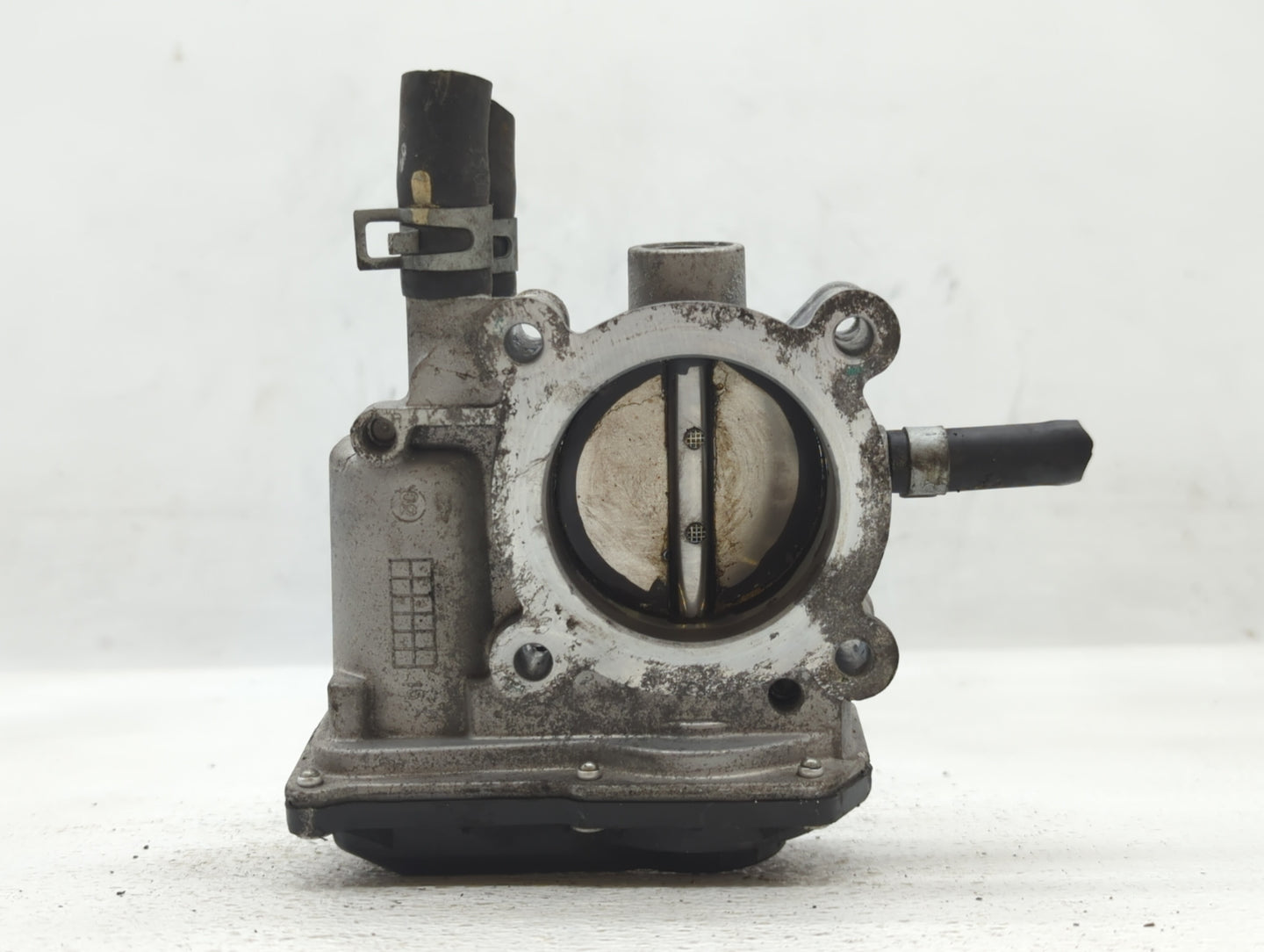 2012-2017 Hyundai Veloster Throttle Body P/N:35100-2B300 Fits Fits 2012 2013 2014 2015 2016 2017 2018 2019 OEM Used Auto Par