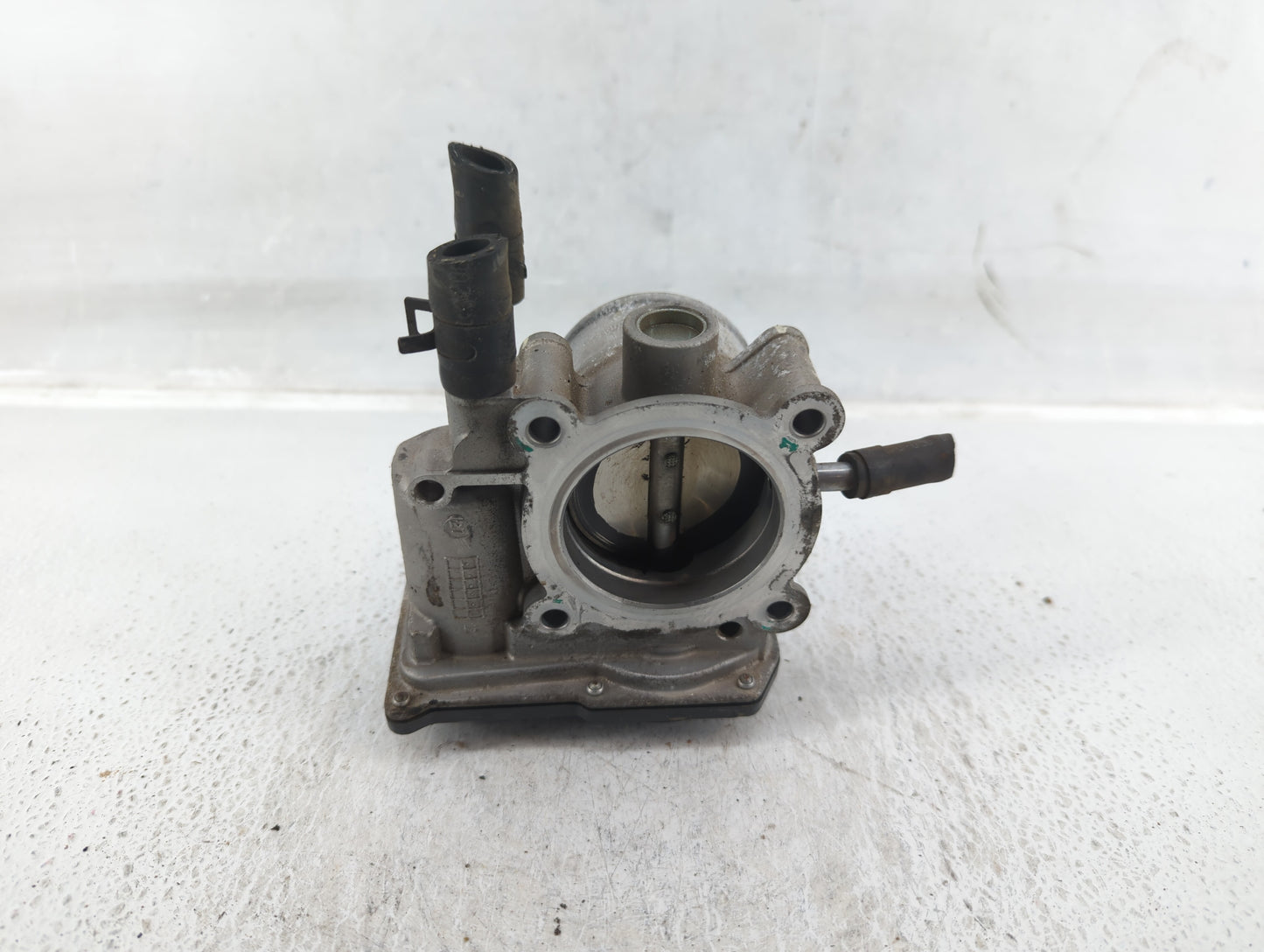 2012-2017 Hyundai Veloster Throttle Body P/N:35100-2B300 Fits Fits 2012 2013 2014 2015 2016 2017 2018 2019 OEM Used Auto Par