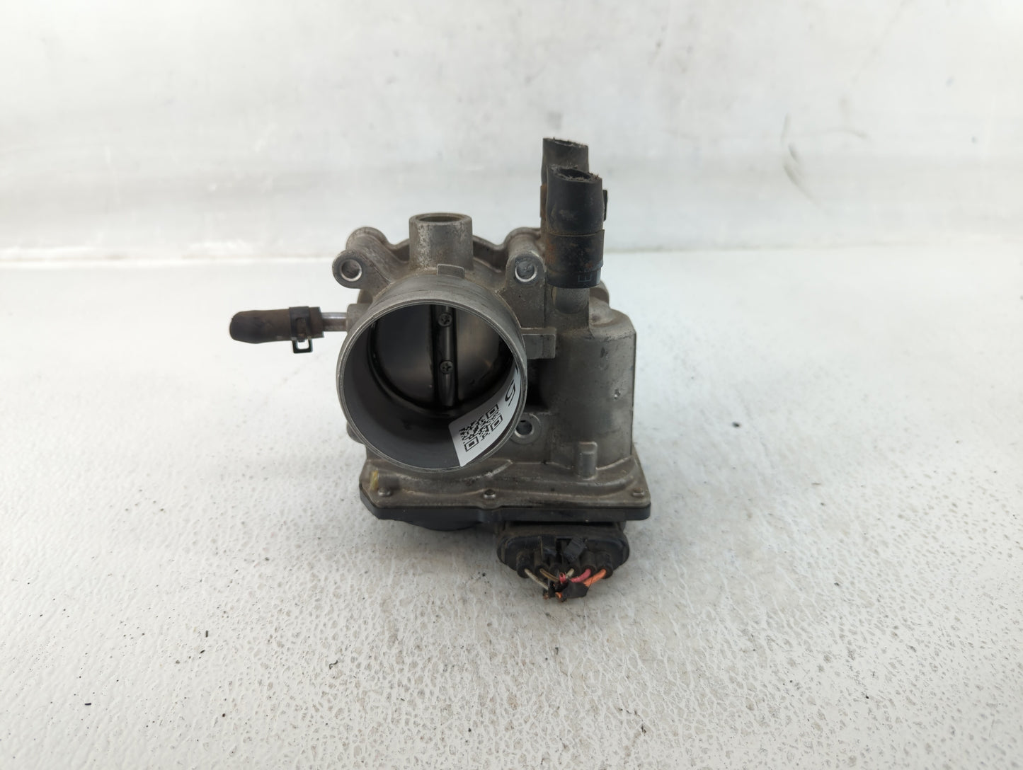 2012-2017 Hyundai Veloster Throttle Body P/N:35100-2B300 Fits Fits 2012 2013 2014 2015 2016 2017 2018 2019 OEM Used Auto Par