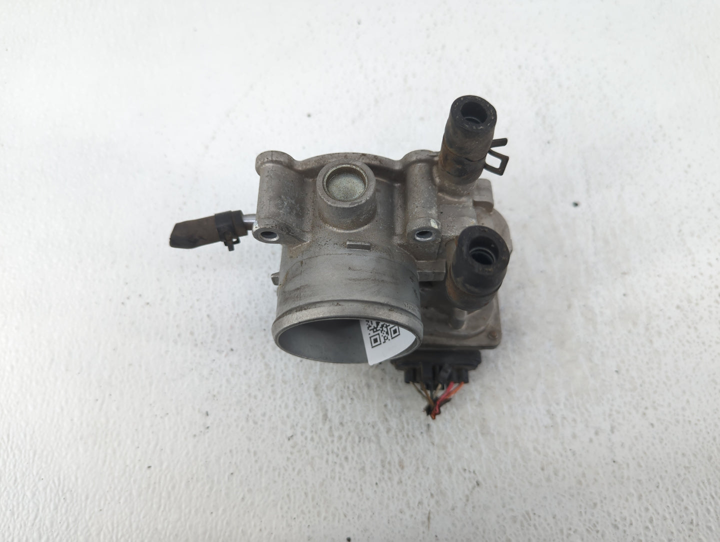2012-2017 Hyundai Veloster Throttle Body P/N:35100-2B300 Fits Fits 2012 2013 2014 2015 2016 2017 2018 2019 OEM Used Auto Par