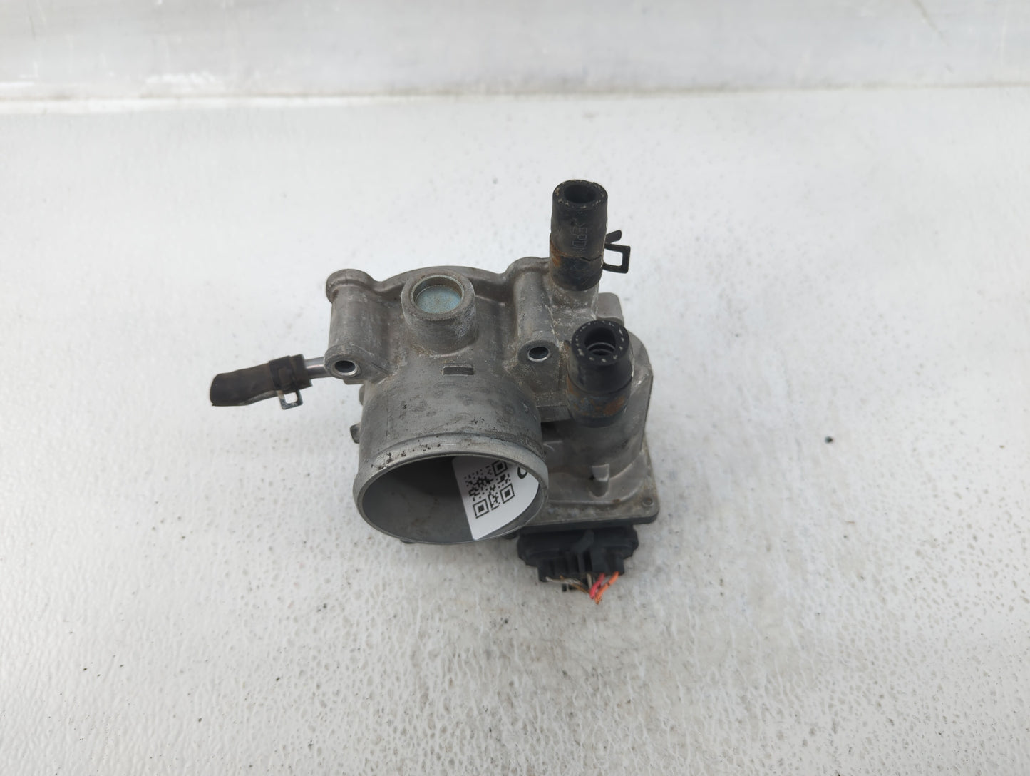 2012-2017 Hyundai Veloster Throttle Body P/N:35100-2B300 Fits Fits 2012 2013 2014 2015 2016 2017 2018 2019 OEM Used Auto Par