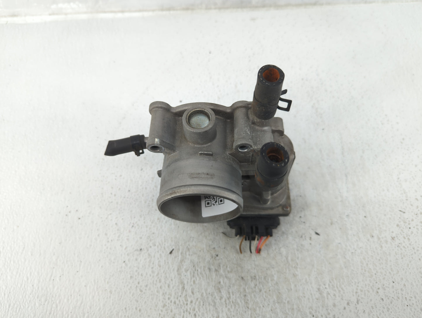2012-2017 Hyundai Veloster Throttle Body P/N:35100-2B300 Fits Fits 2012 2013 2014 2015 2016 2017 2018 2019 OEM Used Auto Par