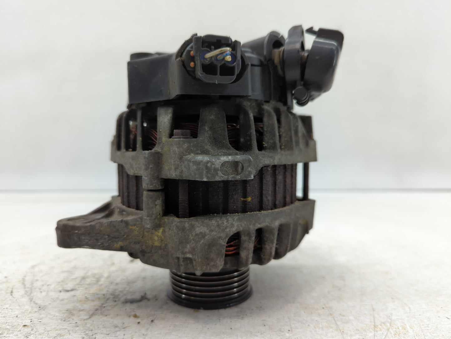 2012-2017 Hyundai Veloster Alternator Replacement Generator Charging Assembly Engine OEM P/N:37300-2B300 2607372 Fits OEM Us