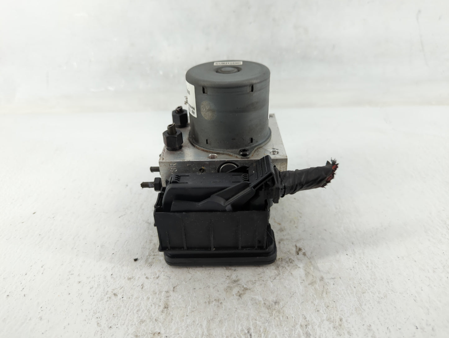 2013 Hyundai Veloster ABS Pump Control Module Replacement P/N:58920 Fits OEM Used Auto Parts - Oemusedautoparts1.com