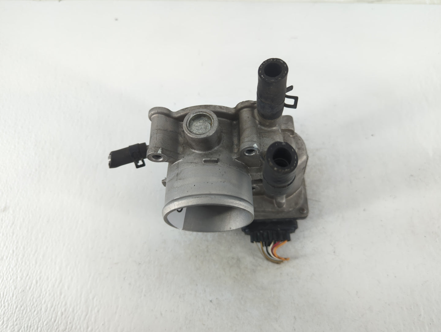 2012-2017 Hyundai Veloster Throttle Body P/N:5301 1Q10 35100-2B300 Fits Fits 2012 2013 2014 2015 2016 2017 2018 2019 OEM Use