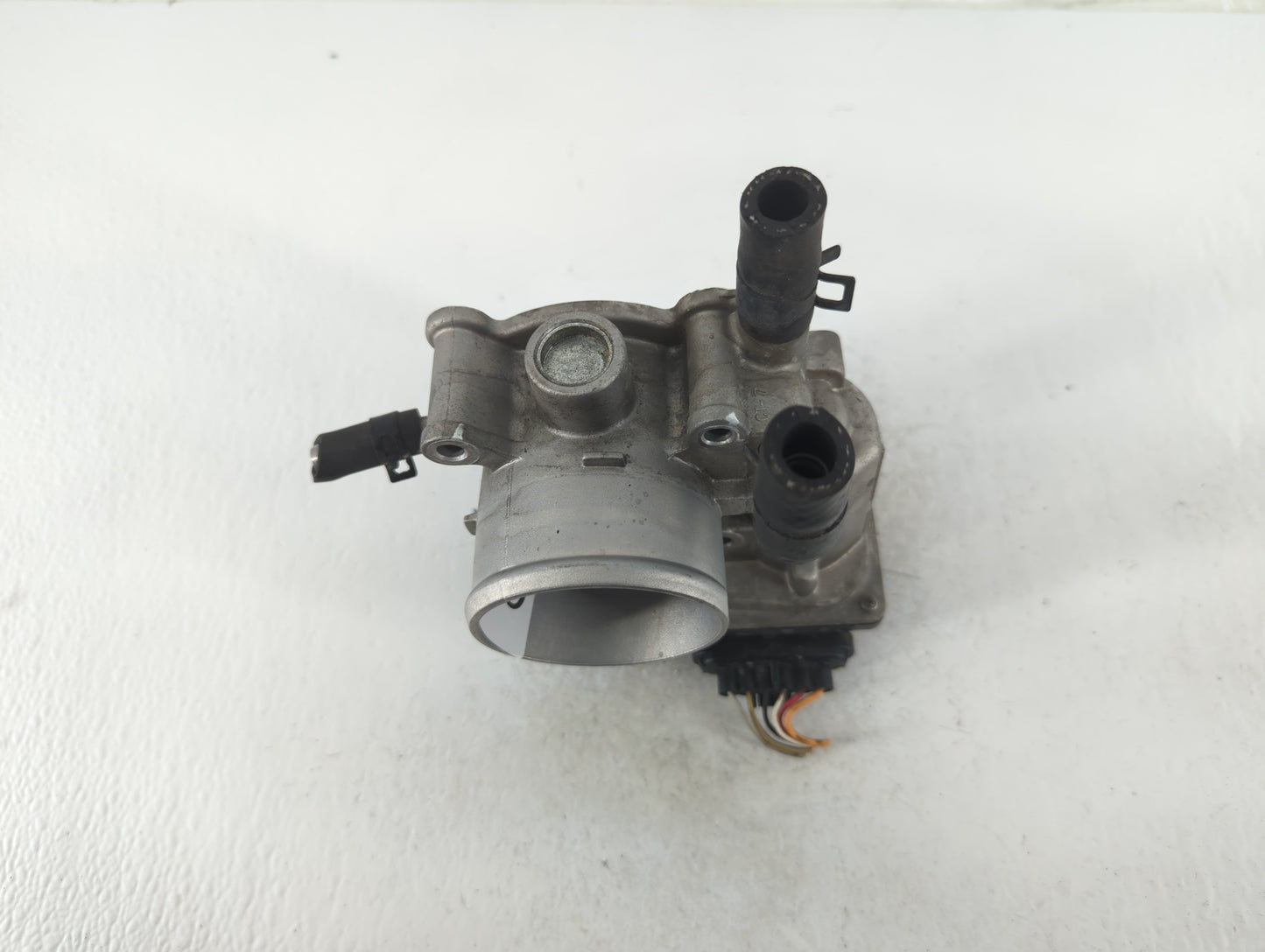 2012-2017 Hyundai Veloster Throttle Body P/N:5301 1Q10 35100-2B300 Fits Fits 2012 2013 2014 2015 2016 2017 2018 2019 OEM Use