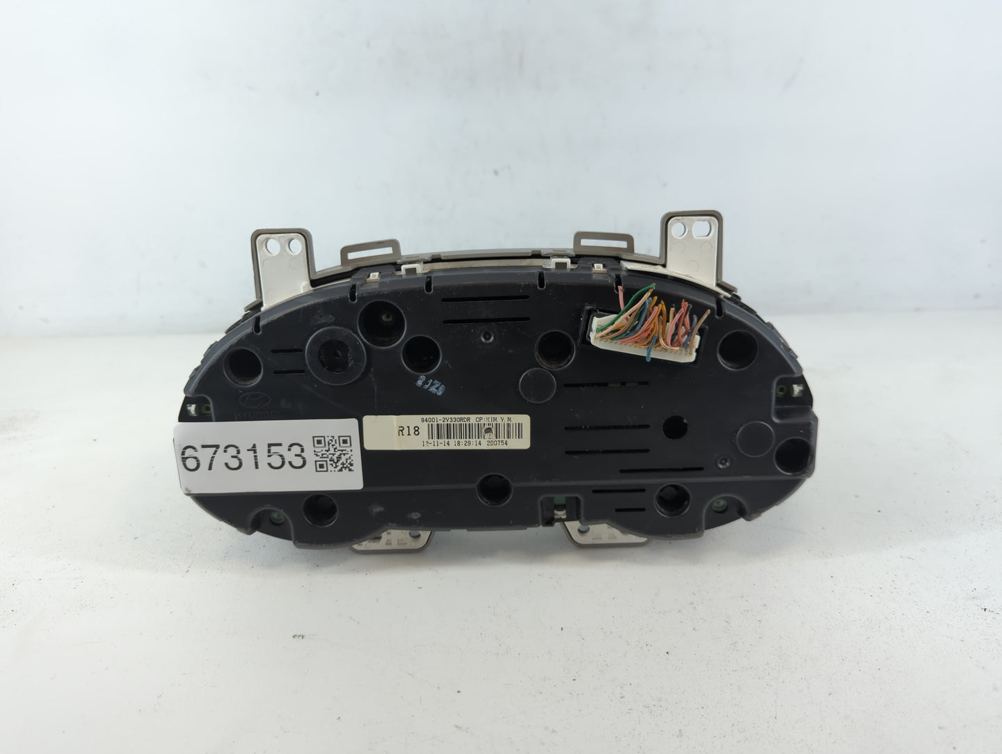 2012-2015 Hyundai Veloster Instrument Cluster Speedometer Gauges P/N:94001-2V330 Fits Fits 2012 2013 2014 2015 OEM Used Auto