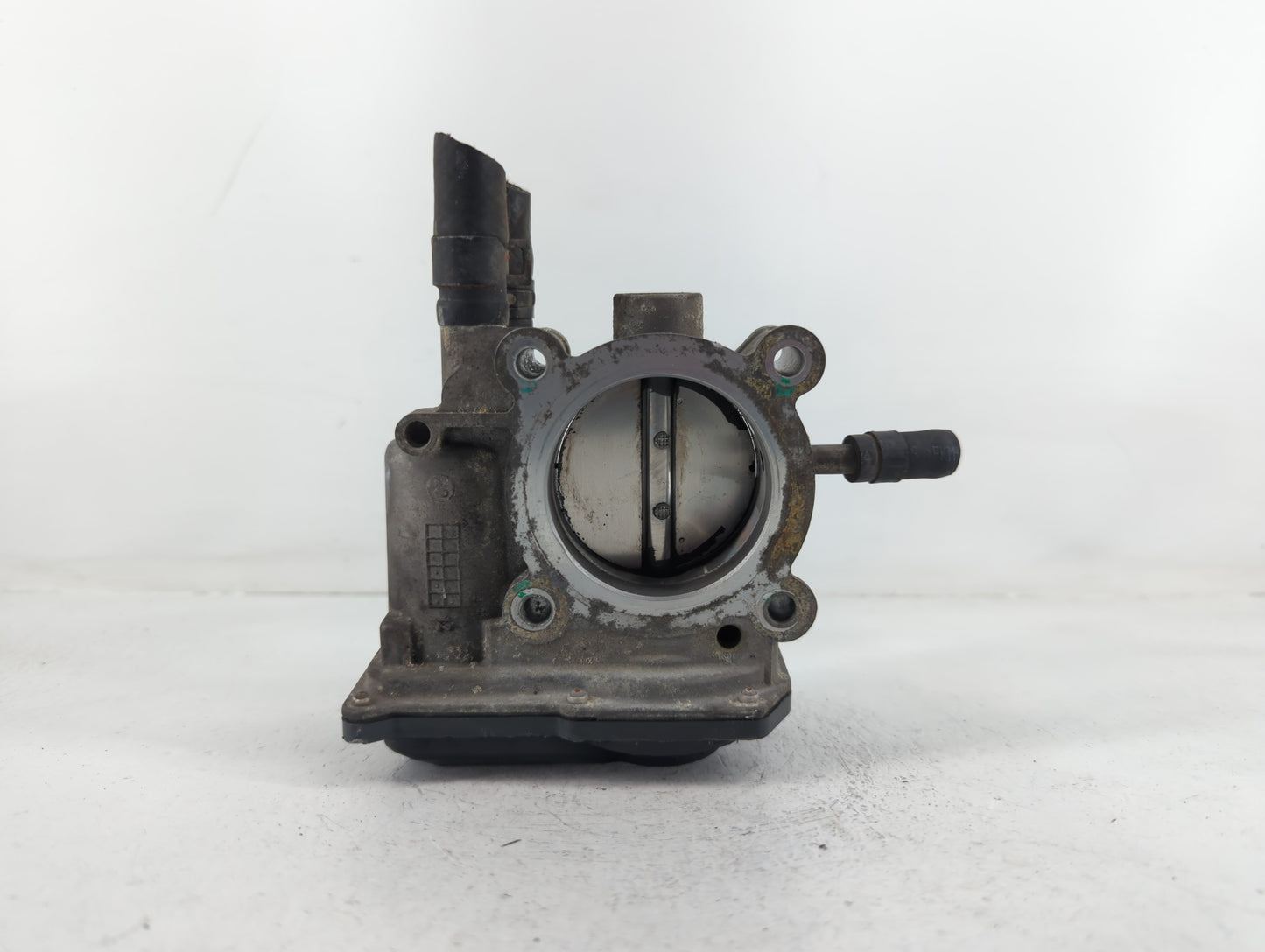 2012-2017 Hyundai Veloster Throttle Body P/N:35100-2B300 Fits Fits 2012 2013 2014 2015 2016 2017 2018 2019 OEM Used Auto Par
