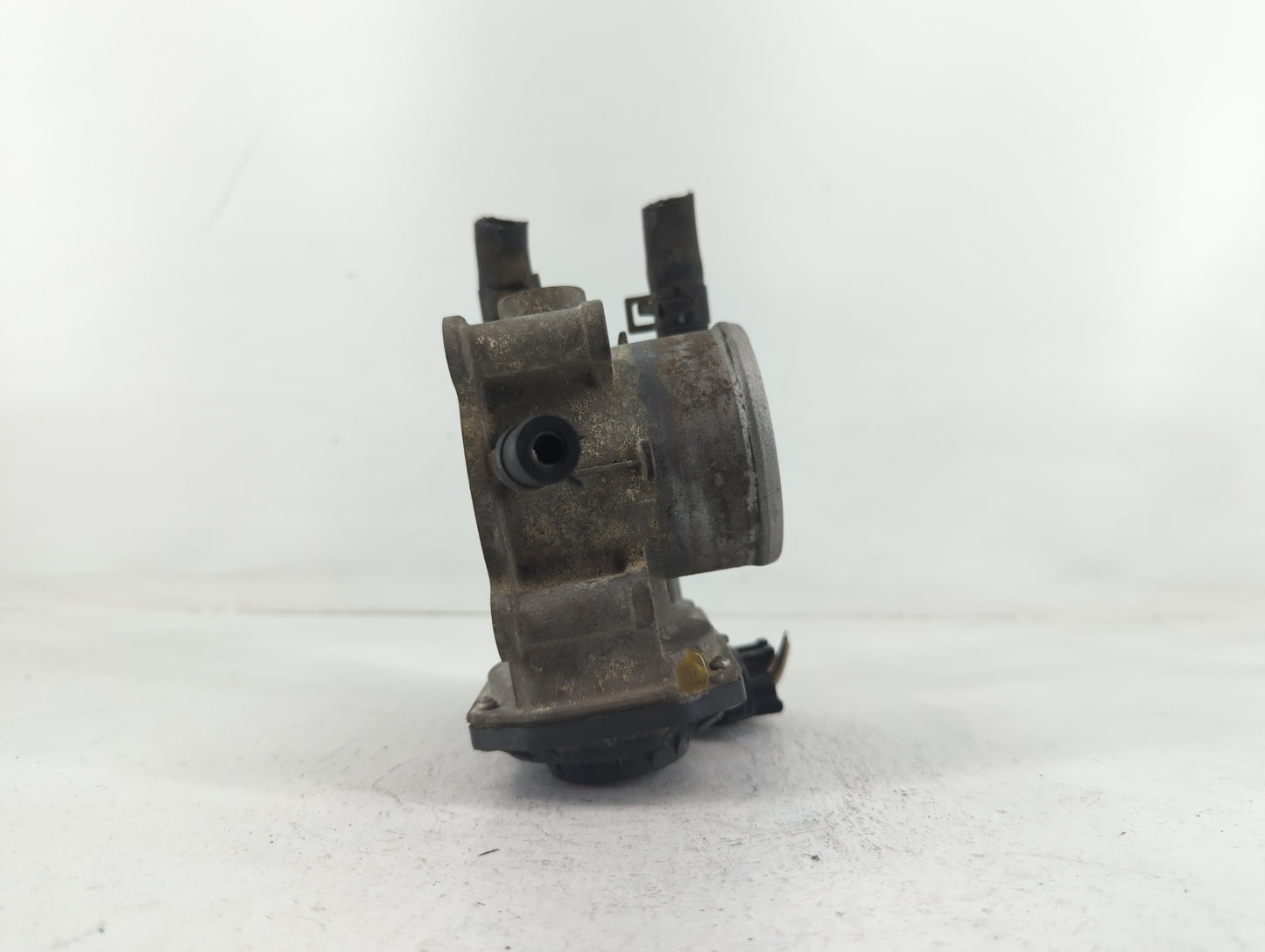 2012-2017 Hyundai Veloster Throttle Body P/N:35100-2B300 Fits Fits 2012 2013 2014 2015 2016 2017 2018 2019 OEM Used Auto Par