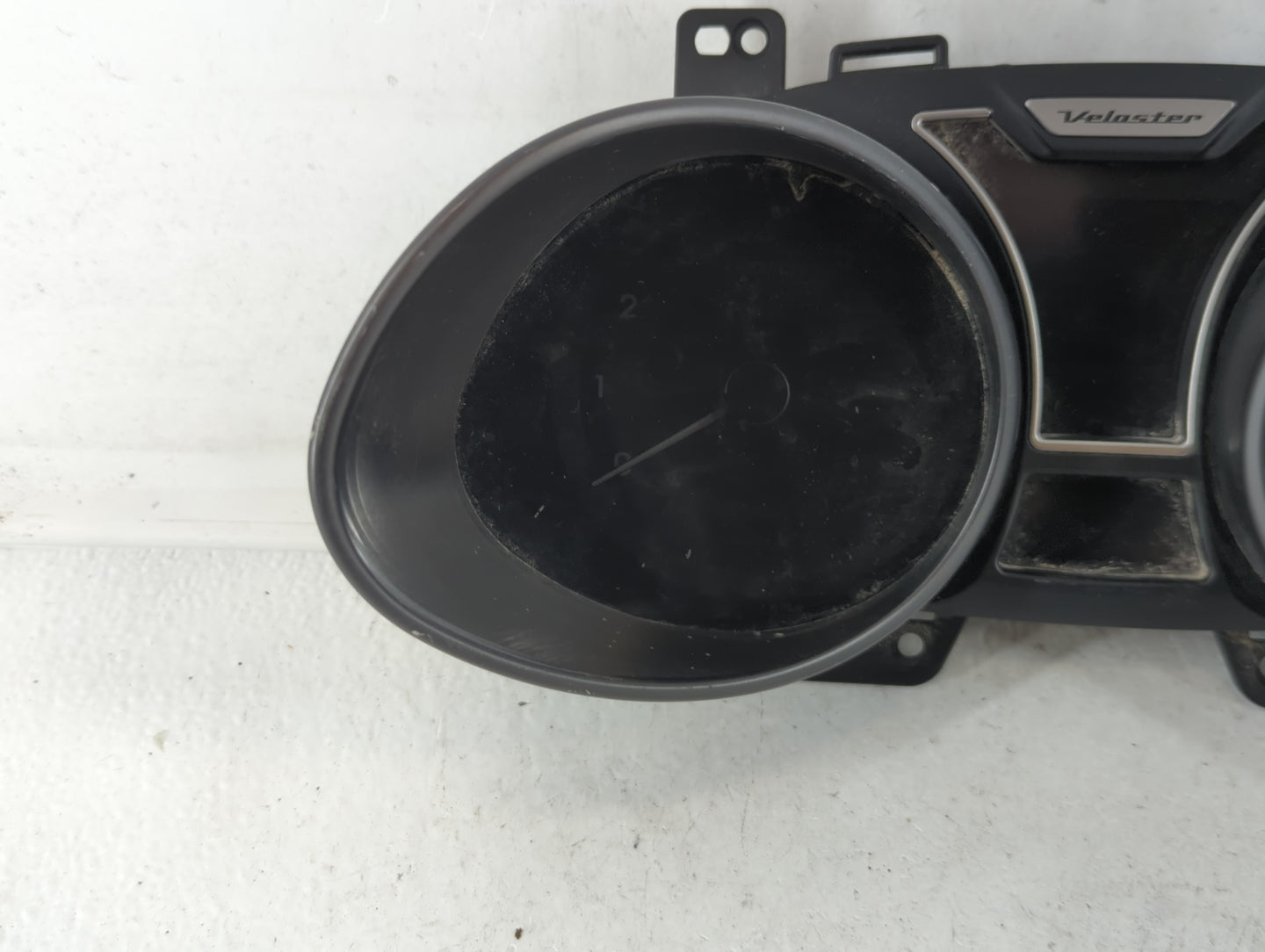 2012-2015 Hyundai Veloster Instrument Cluster Speedometer Gauges P/N:94011-2V331PD5 Fits Fits 2012 2013 2014 2015 OEM Used A