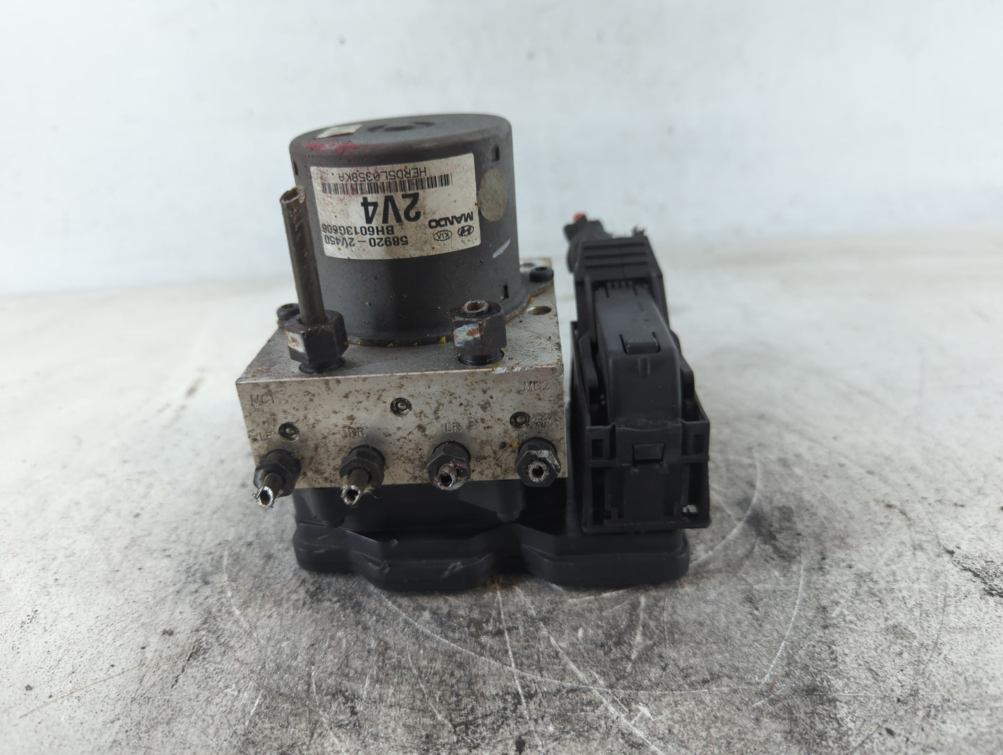 2013 Hyundai Veloster ABS Pump Control Module Replacement P/N:58920-2V450 Fits OEM Used Auto Parts - Oemusedautoparts1.com