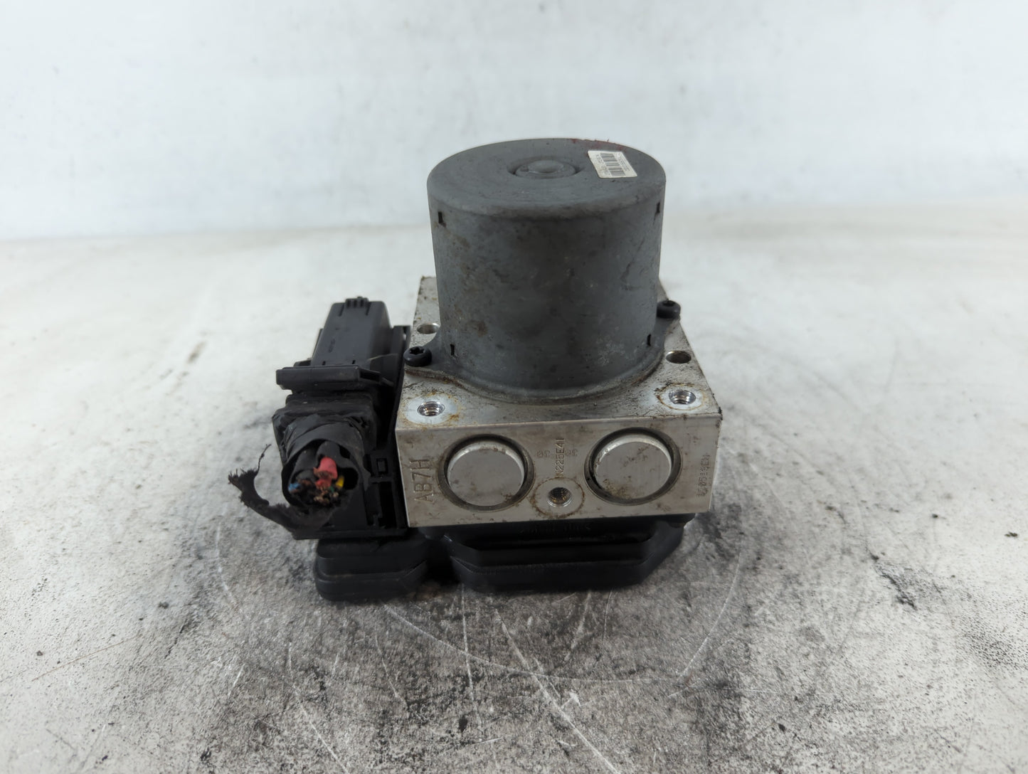 2013 Hyundai Veloster ABS Pump Control Module Replacement P/N:58920-2V450 Fits OEM Used Auto Parts - Oemusedautoparts1.com