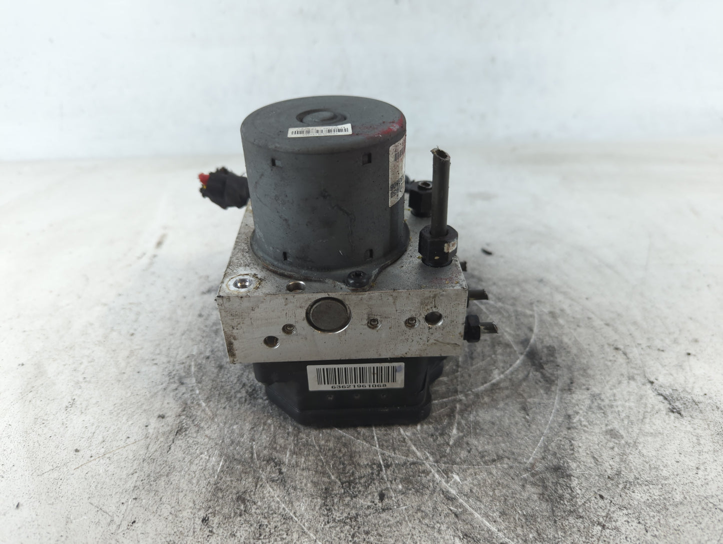 2013 Hyundai Veloster ABS Pump Control Module Replacement P/N:58920-2V450 Fits OEM Used Auto Parts - Oemusedautoparts1.com