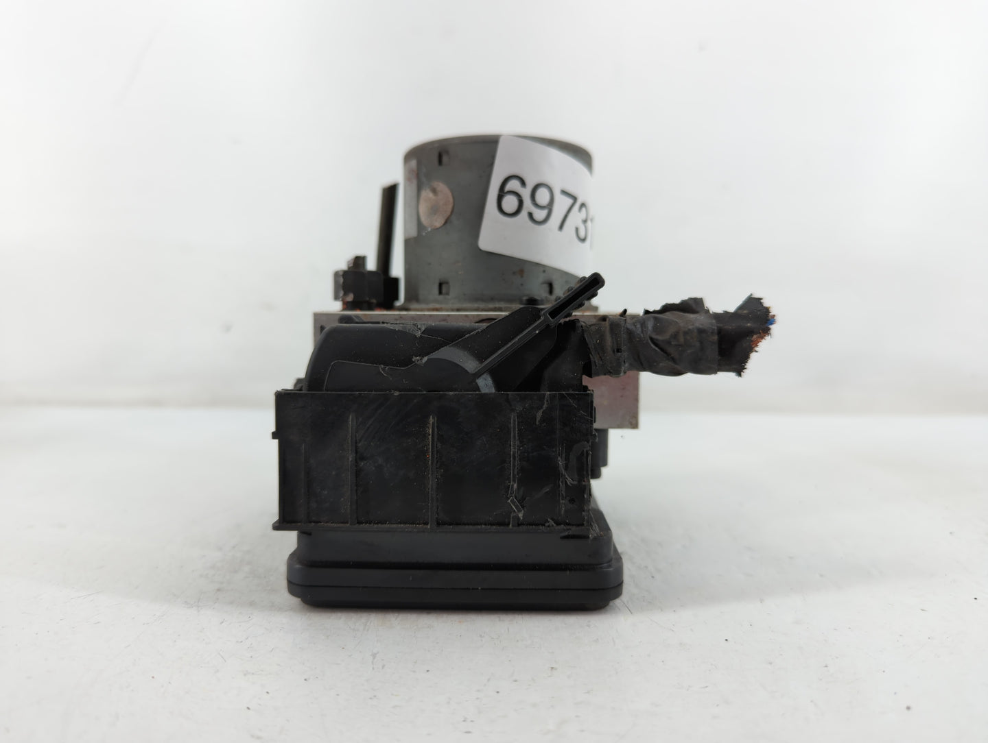 2013 Hyundai Veloster ABS Pump Control Module Replacement P/N:BE6003G604 Fits OEM Used Auto Parts - Oemusedautoparts1.com