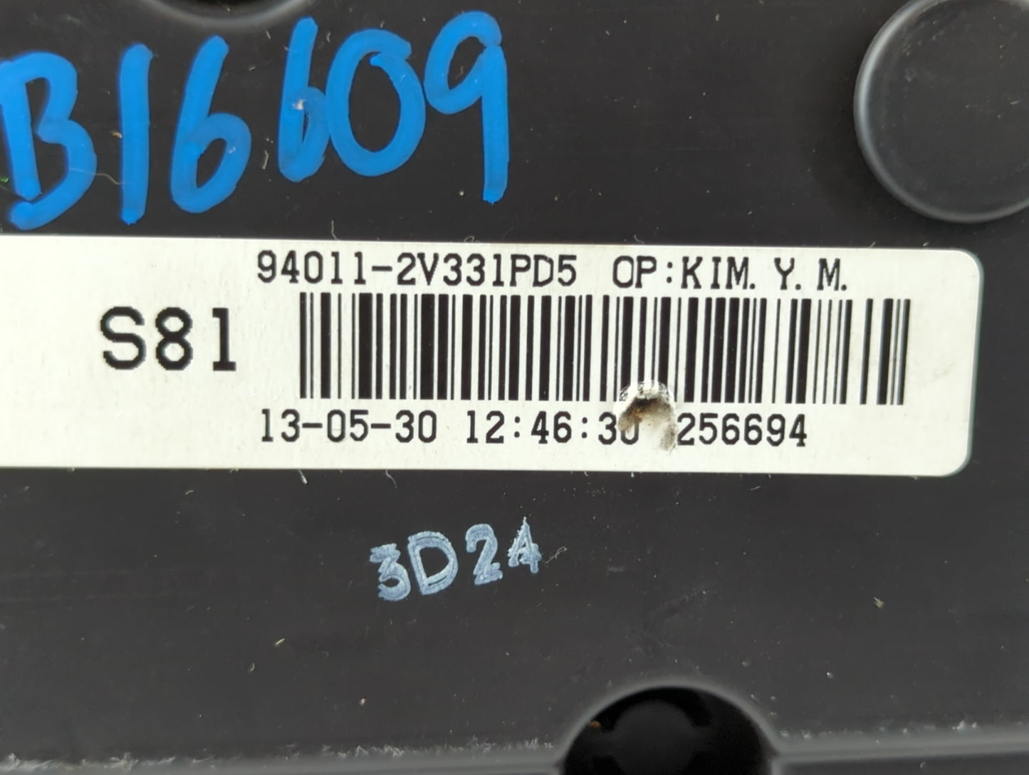 2012-2015 Hyundai Veloster Instrument Cluster Speedometer Gauges P/N:94011-2V331PD5 Fits Fits 2012 2013 2014 2015 OEM Used A