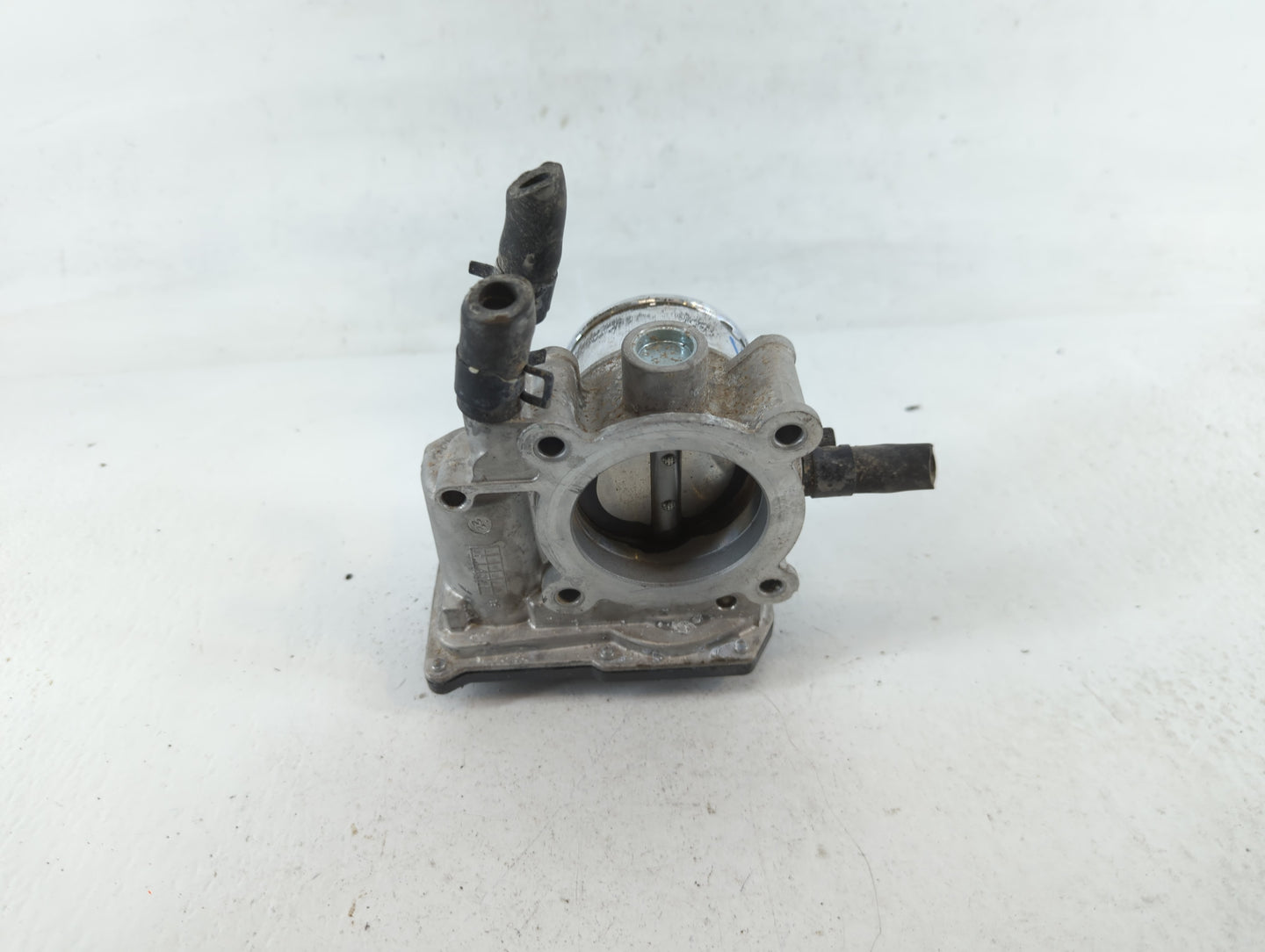2013-2014 Hyundai Veloster Throttle Body P/N:35100-2B320 Fits Fits 2013 2014 2015 2016 OEM Used Auto Parts - Oemusedautopart