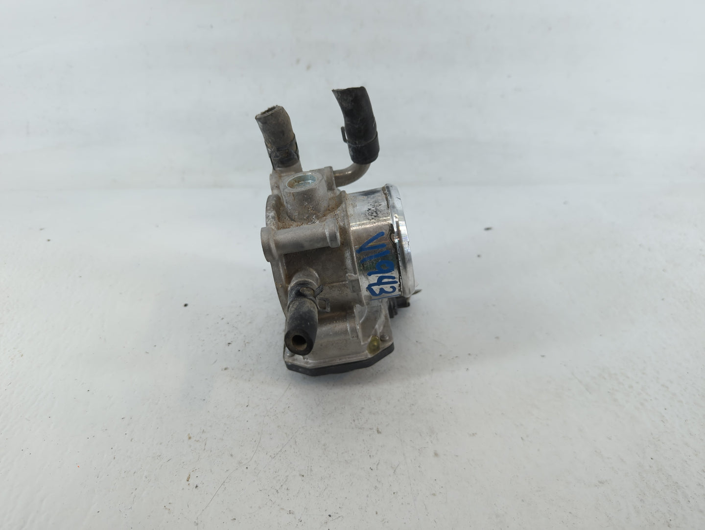 2013-2014 Hyundai Veloster Throttle Body P/N:35100-2B320 Fits Fits 2013 2014 2015 2016 OEM Used Auto Parts - Oemusedautopart