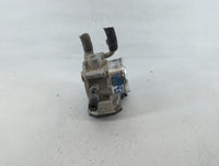 2013-2014 Hyundai Veloster Throttle Body P/N:35100-2B320 Fits Fits 2013 2014 2015 2016 OEM Used Auto Parts - Oemusedautopart