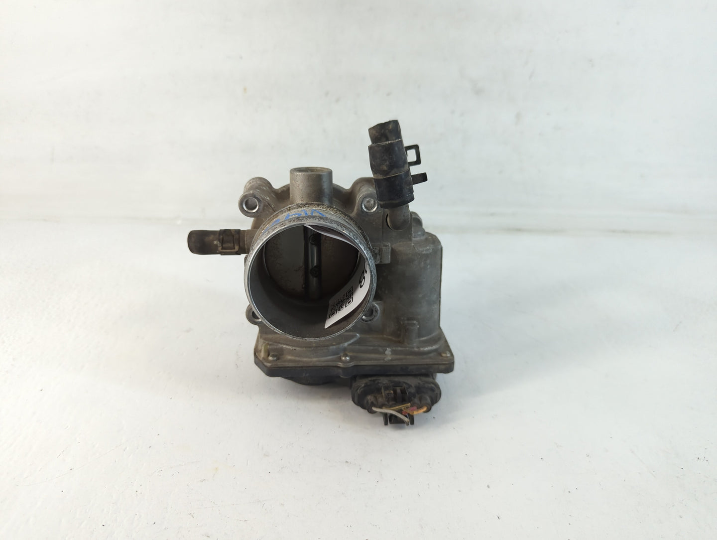 2013-2014 Hyundai Veloster Throttle Body P/N:35100-2B320 Fits Fits 2013 2014 2015 2016 OEM Used Auto Parts - Oemusedautopart