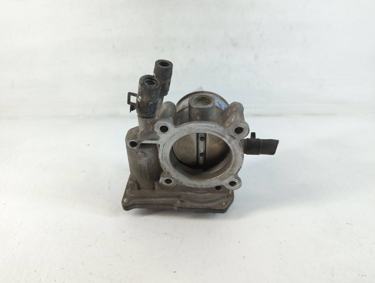 2013-2014 Hyundai Veloster Throttle Body P/N:35100-2B320 Fits Fits 2013 2014 2015 2016 OEM Used Auto Parts - Oemusedautopart