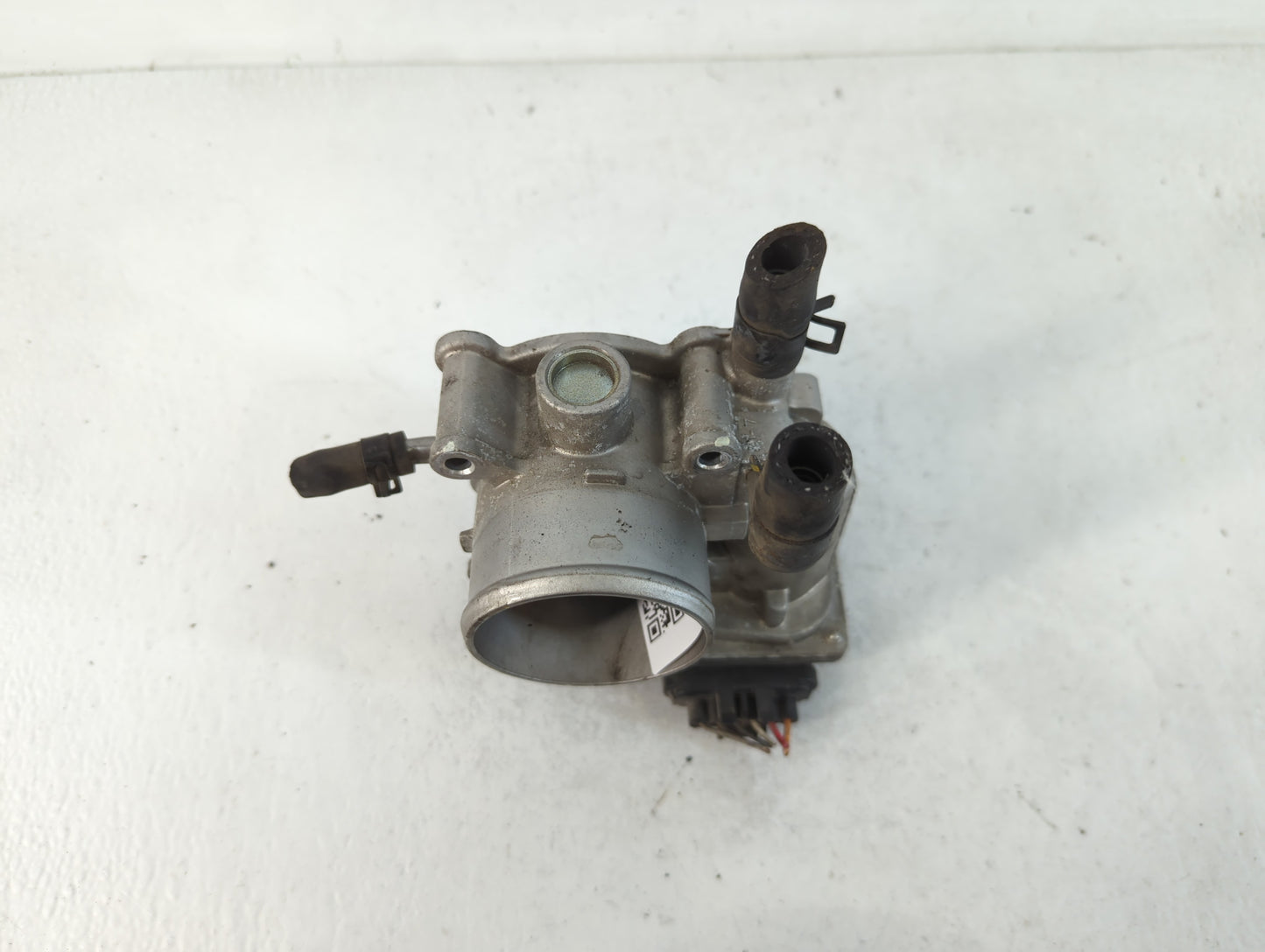 2012-2017 Hyundai Veloster Throttle Body P/N:35100-2B300 Fits Fits 2012 2013 2014 2015 2016 2017 2018 2019 OEM Used Auto Par