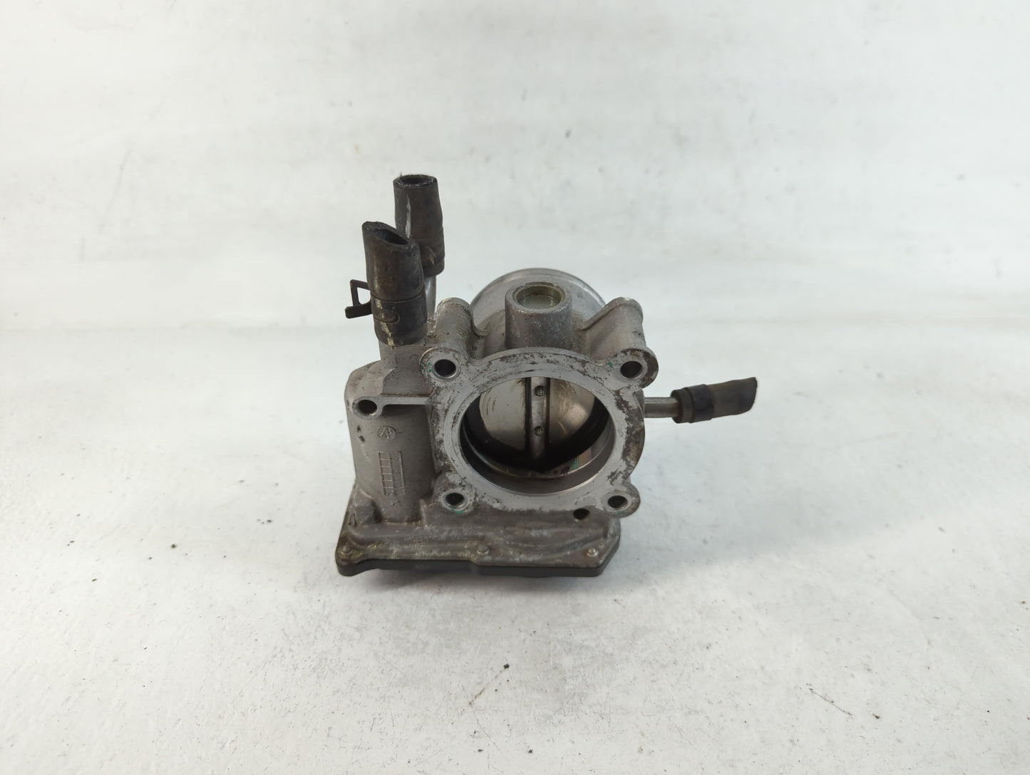2012-2017 Hyundai Veloster Throttle Body P/N:35100-2B300 Fits Fits 2012 2013 2014 2015 2016 2017 2018 2019 OEM Used Auto Par