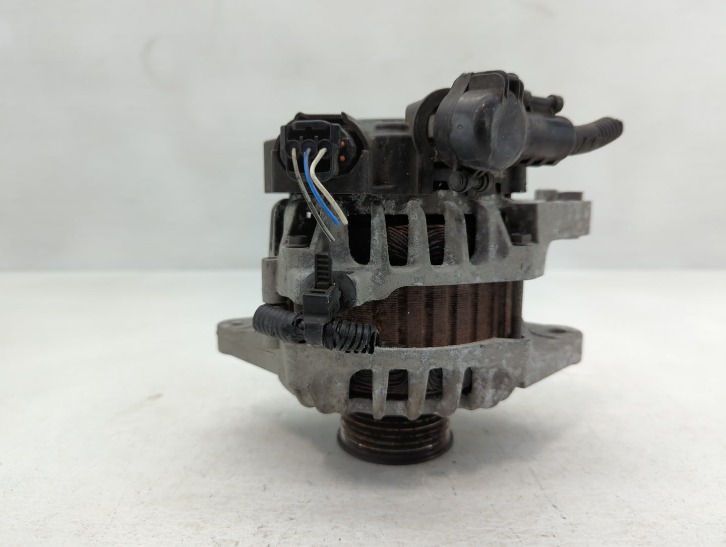 2012-2017 Hyundai Veloster Alternator Replacement Generator Charging Assembly Engine OEM P/N:37300-2B300 2607372 Fits OEM Us