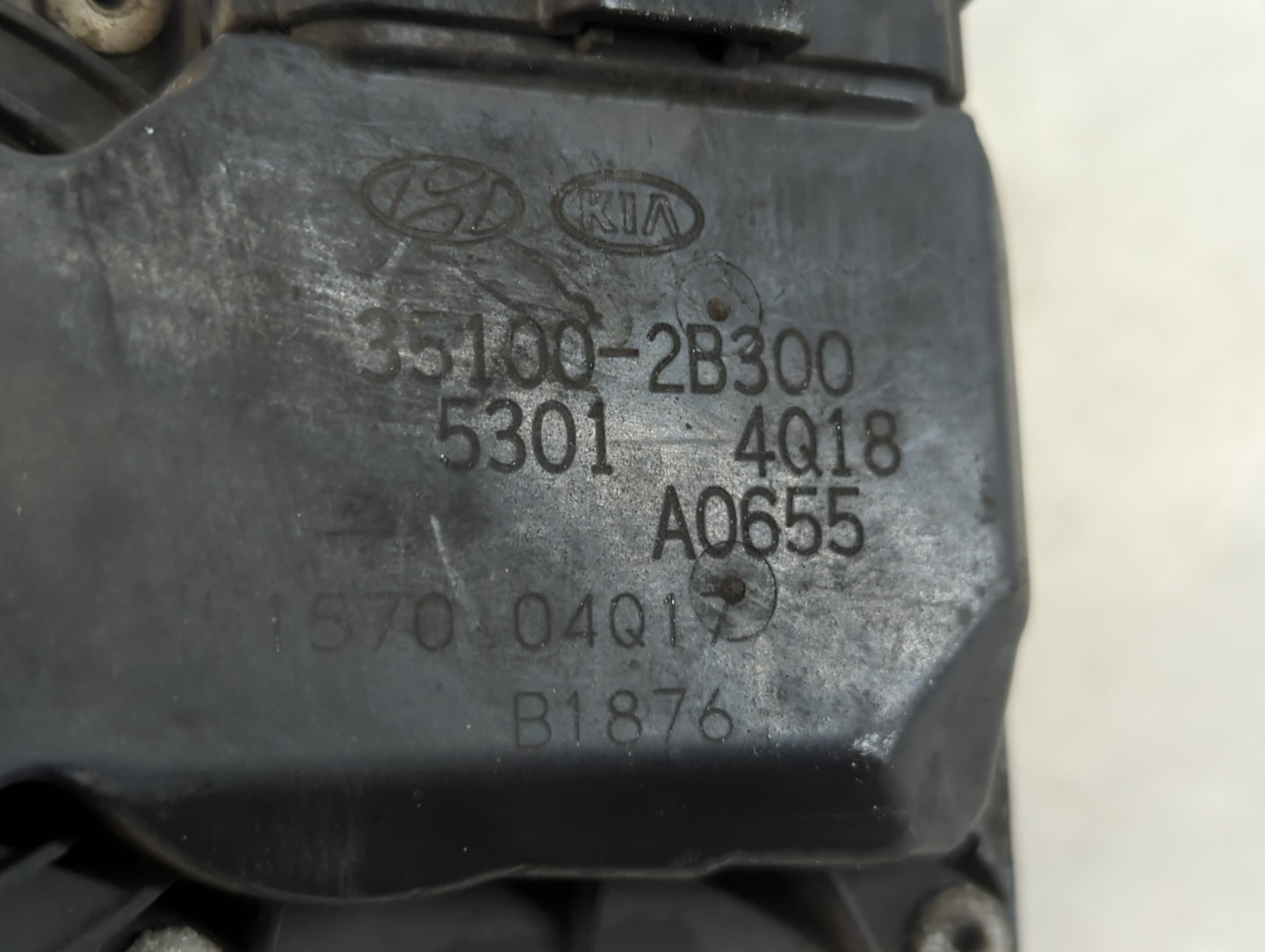 2012-2017 Hyundai Veloster Throttle Body P/N:35100-2B300 Fits Fits 2012 2013 2014 2015 2016 2017 2018 2019 OEM Used Auto Par