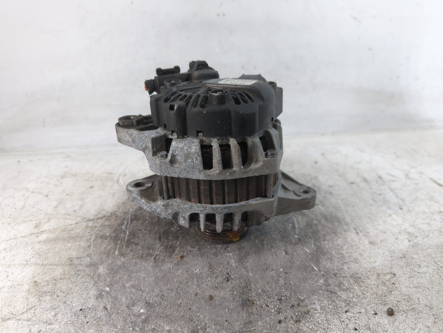2012-2017 Hyundai Veloster Alternator Replacement Generator Charging Assembly Engine OEM P/N:37300-2B300 2607372 Fits OEM Us