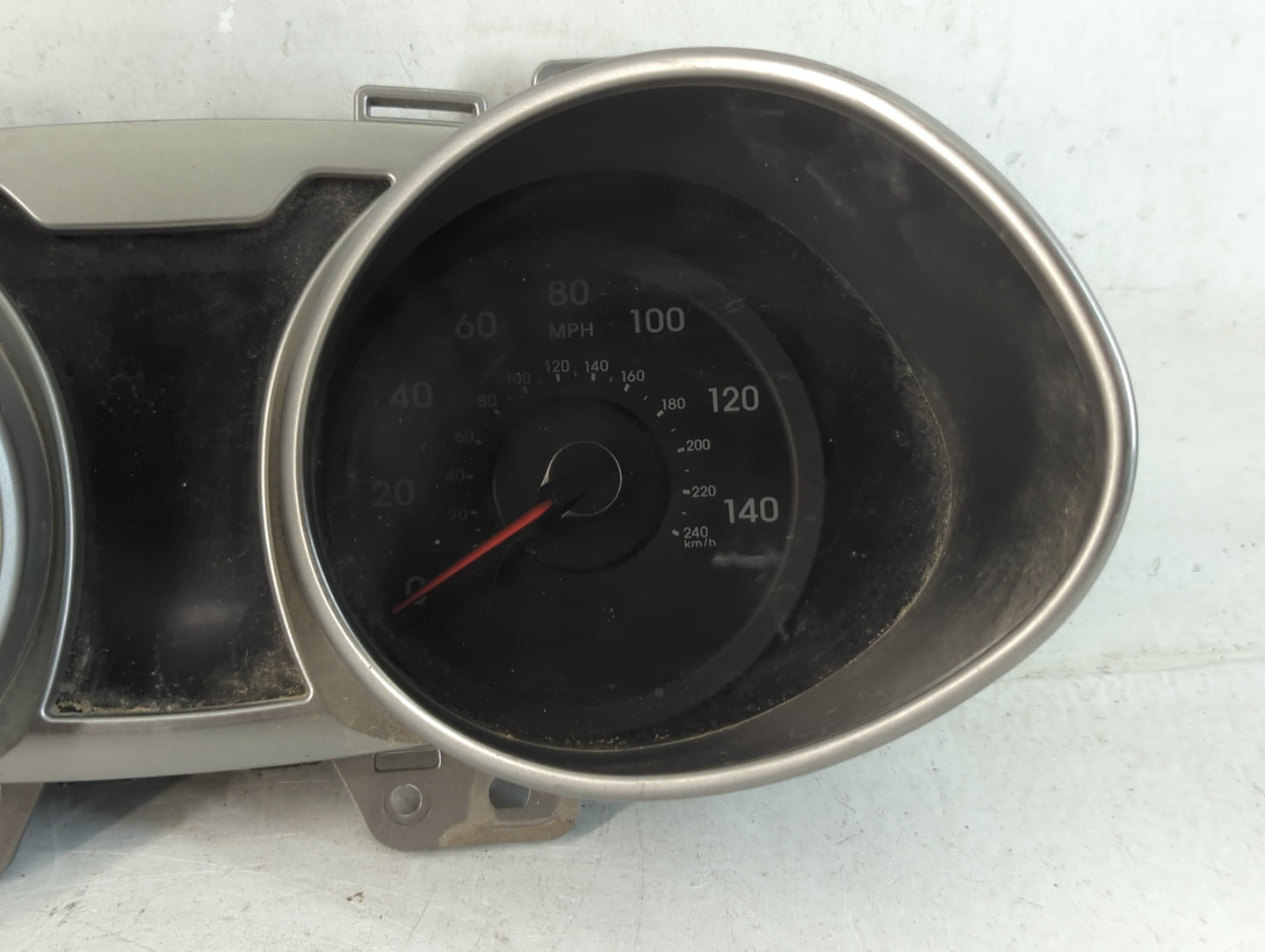 2012-2015 Hyundai Veloster Instrument Cluster Speedometer Gauges P/N:94011-2V331PD5 Fits Fits 2012 2013 2014 2015 OEM Used A