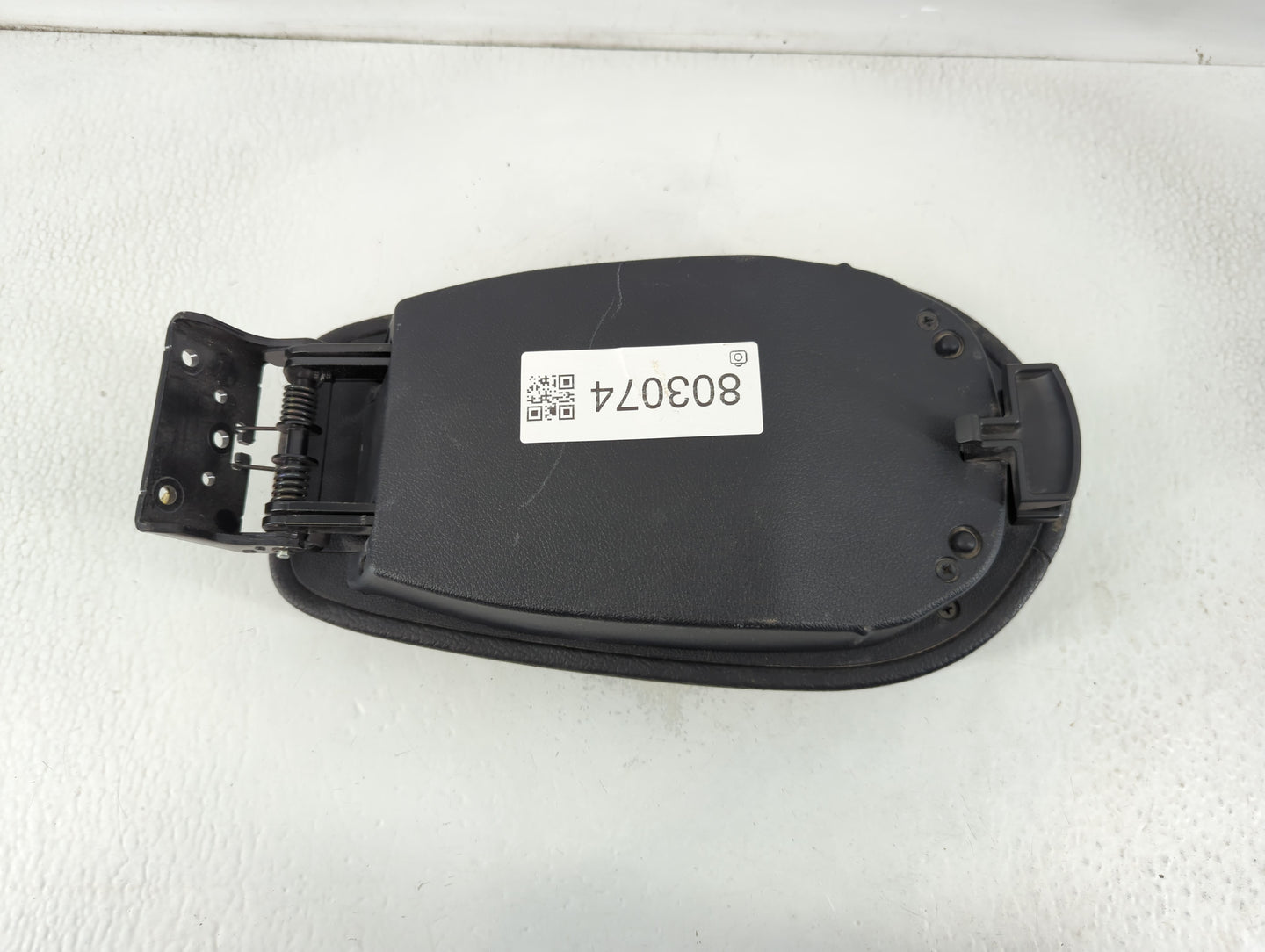 2013 Hyundai Veloster Center Console Armrest Cover Lid P/N:20130624 Fits OEM Used Auto Parts - Oemusedautoparts1.com