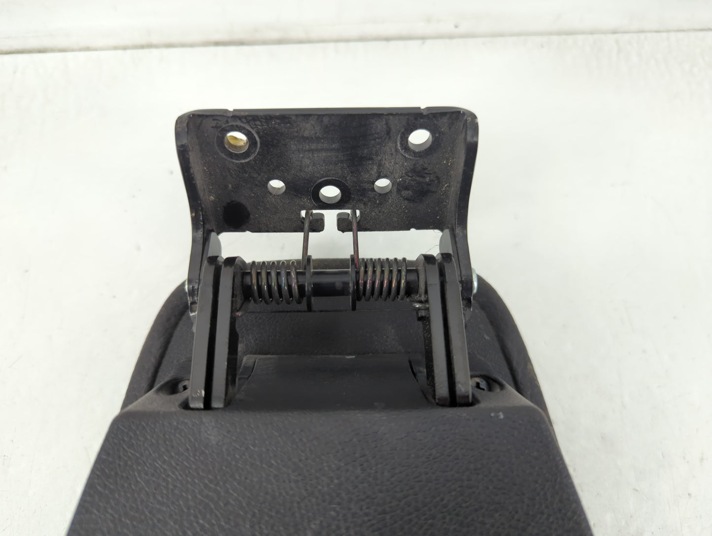 2013 Hyundai Veloster Center Console Armrest Cover Lid P/N:20130624 Fits OEM Used Auto Parts - Oemusedautoparts1.com