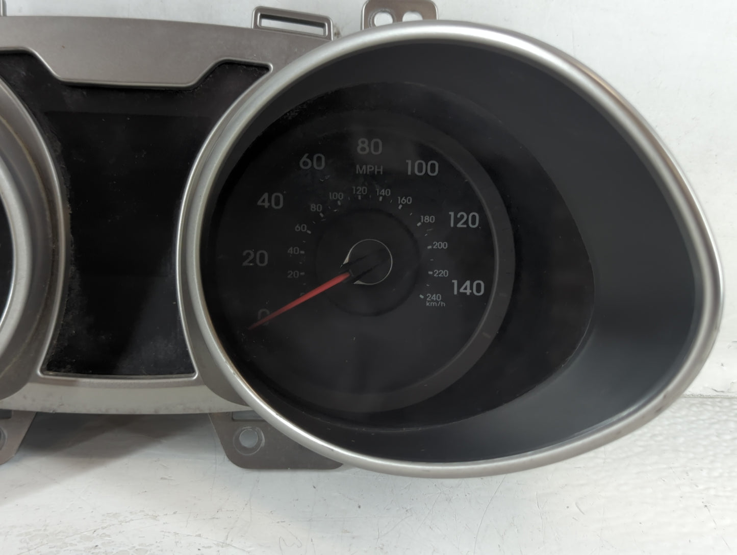 2012-2015 Hyundai Veloster Instrument Cluster Speedometer Gauges P/N:2V330RDR Fits Fits 2012 2013 2014 2015 OEM Used Auto Pa